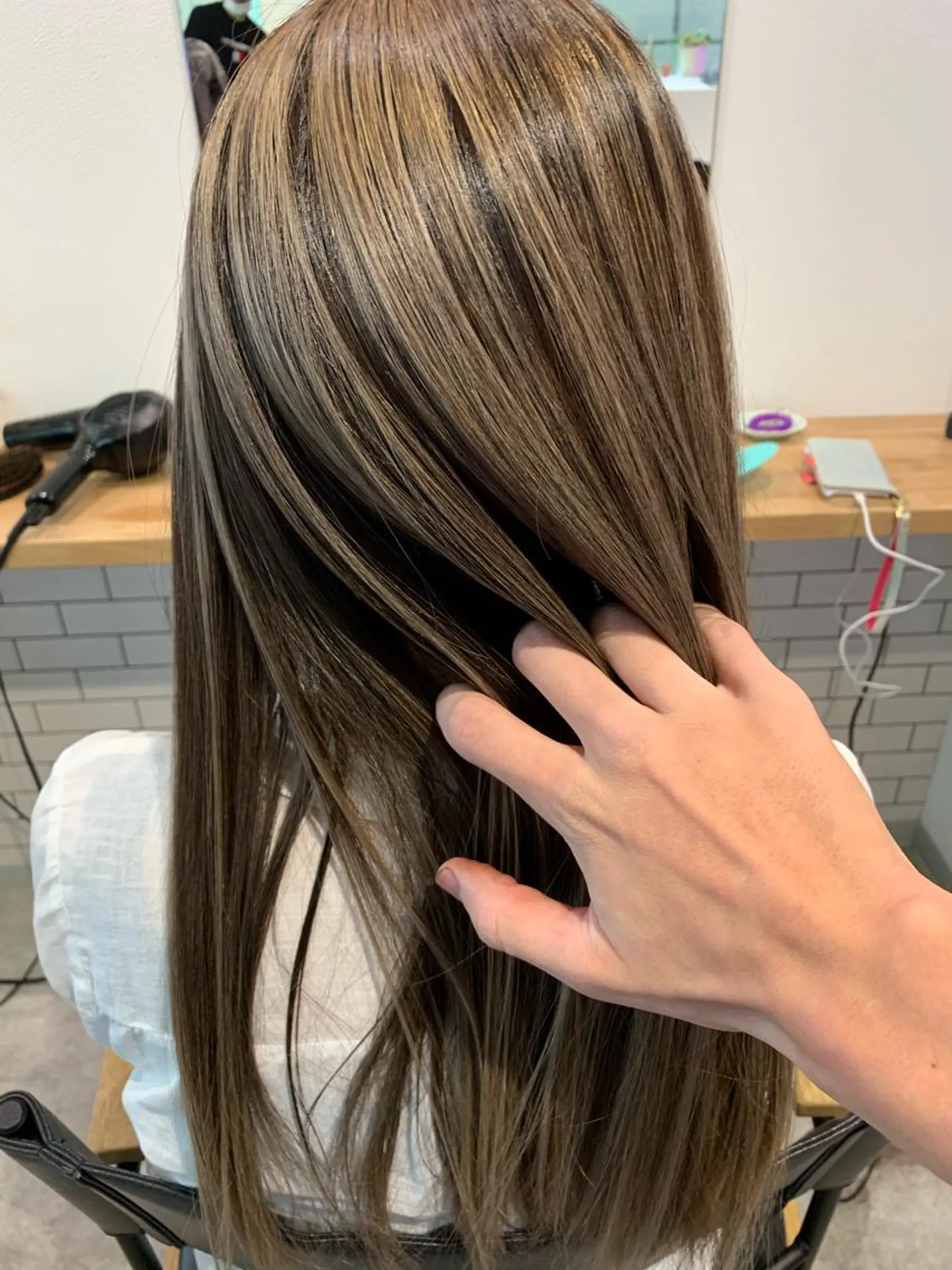 ロング 大人レイヤー ヨシミカズヤのヘアスタイル