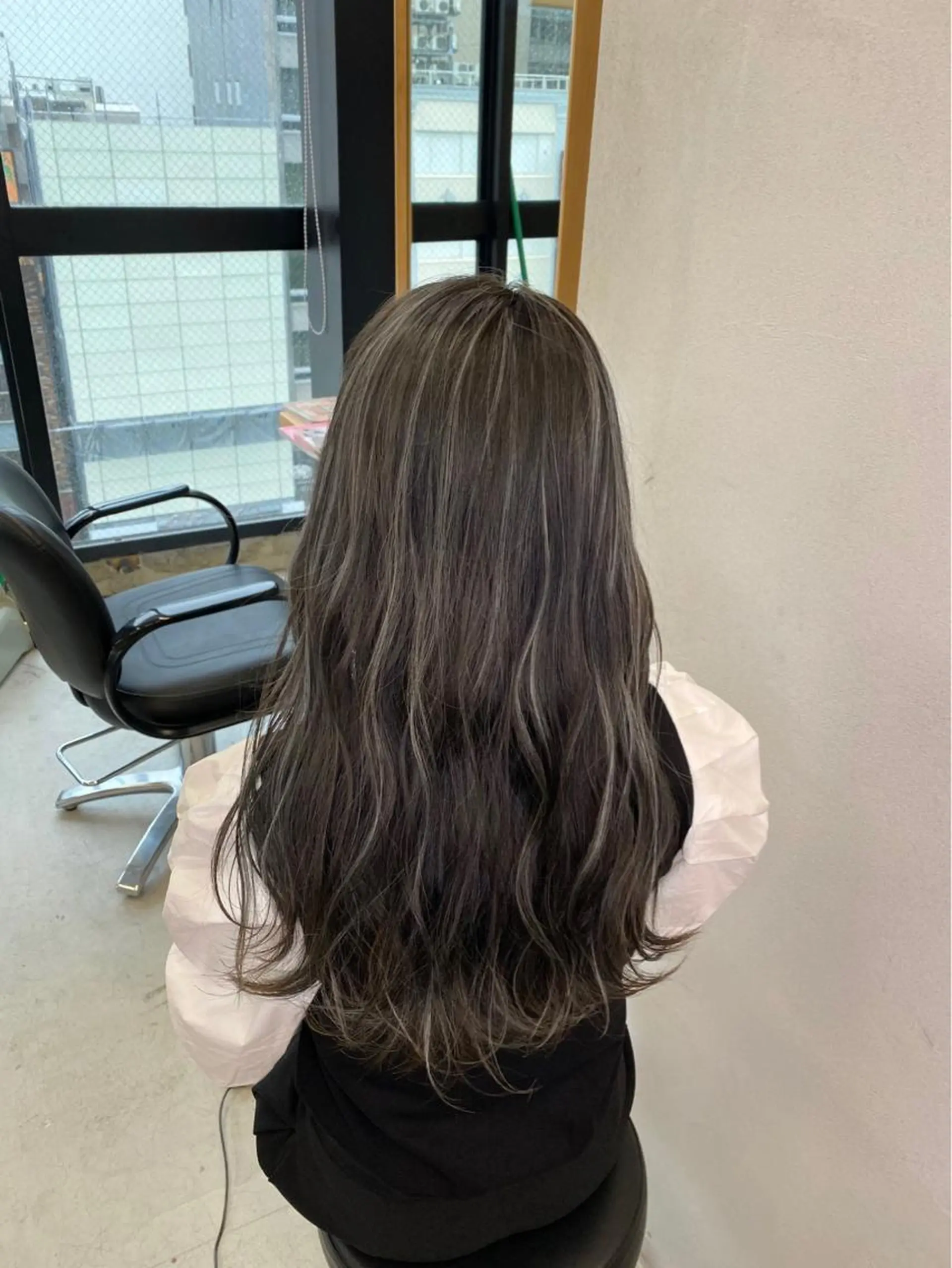 ロング カラー 難波 茜のヘアスタイル