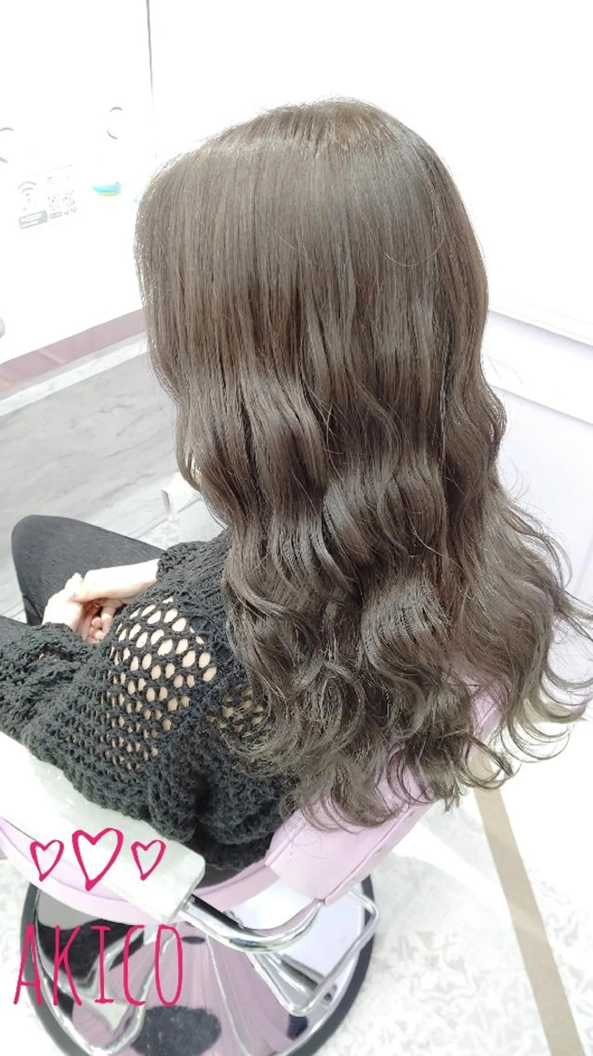 ロング LUXBE GALLERY なんば駅前店所属・ラックスビーギャラリ ー AKICOのヘアスタイル