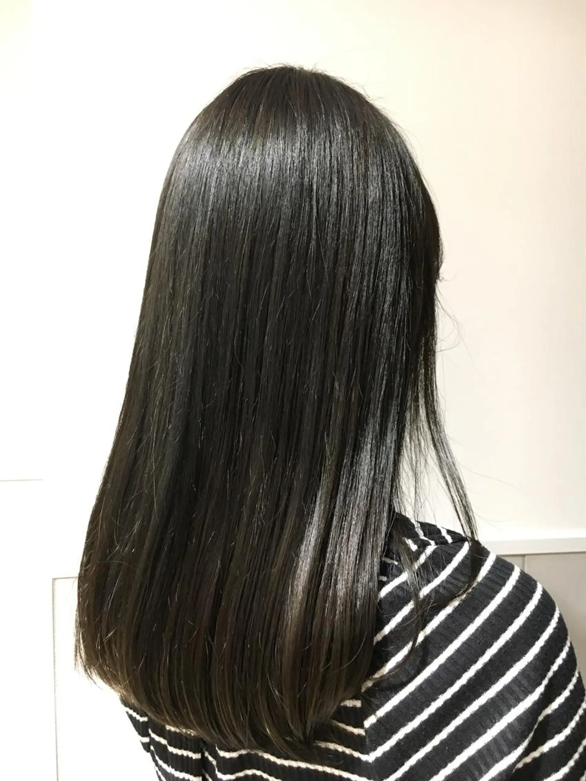ロング カラー グレージュ オリーブグレージュ オリーブグレー カット 縮毛矯正 なかまみさと 🌼極上ヘッドスパのヘアスタイル