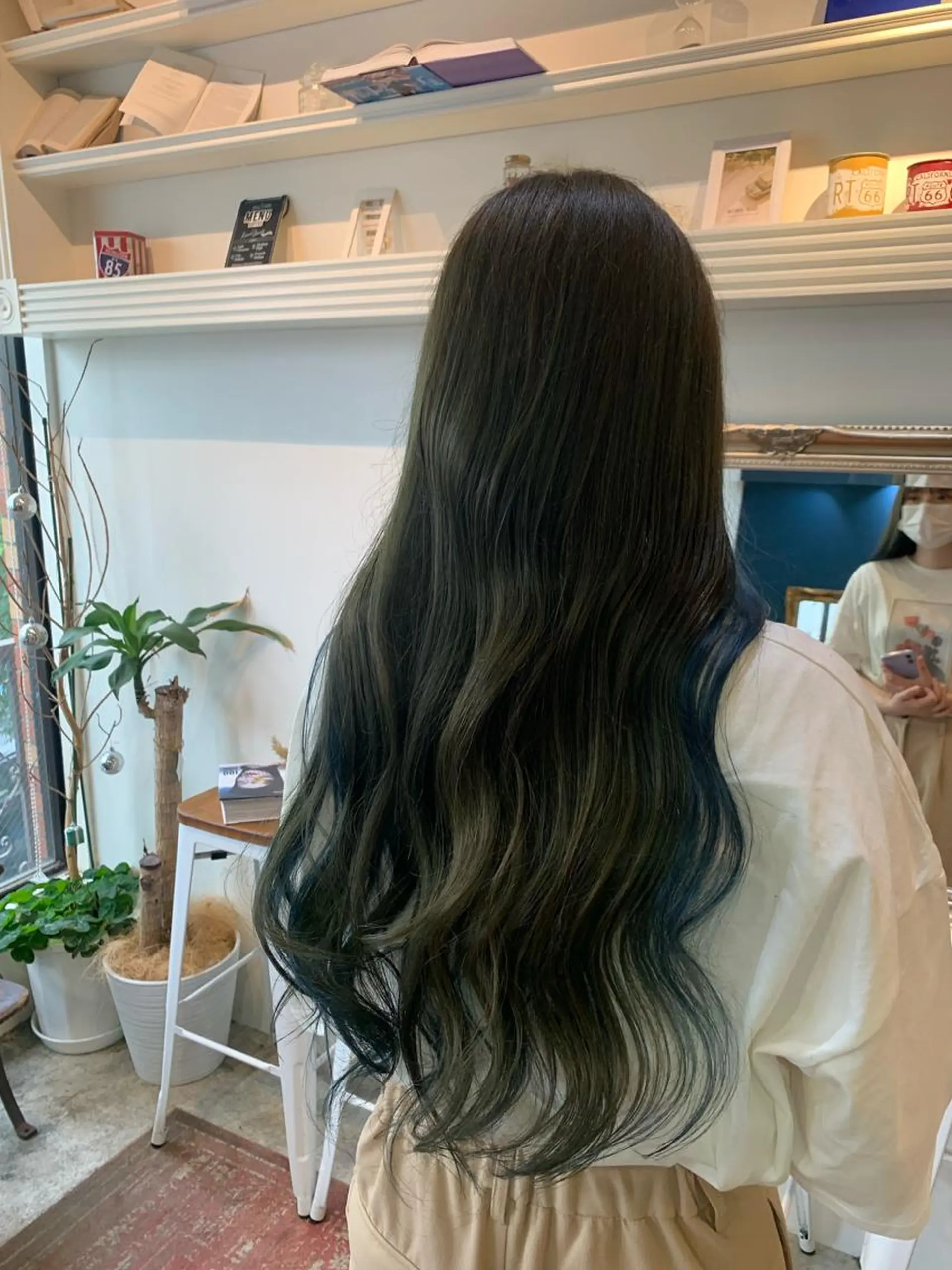 ロング ヘアカラー トリートメント ヘッドスパ ヘアセット 山口 竣也のヘアスタイル