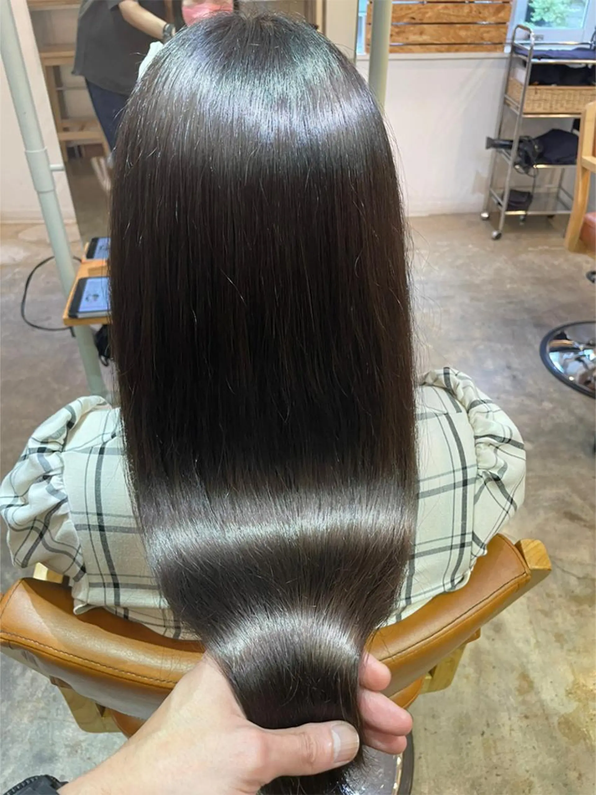 カラー キッズ ミディアム パーマ ヘアアレンジ メンズ ミディアムパーマ メンズバレイヤージュ メンズブリーチ メンズハイライト メンズハイトーン ROW町田🌿 大人可愛い/艶髪改善のヘアスタイル