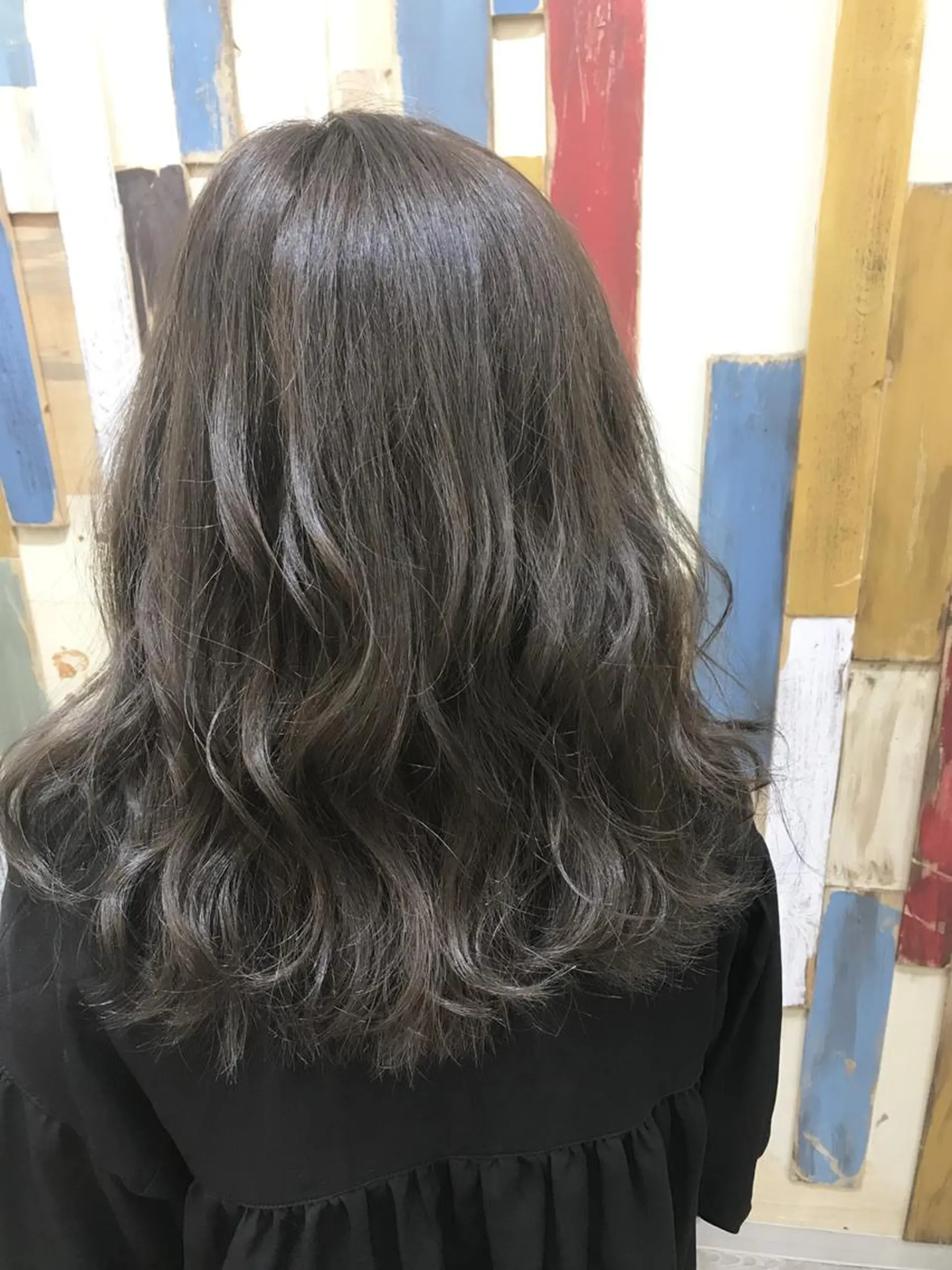 カラー 嶋村夏実🌼レイヤー 🌸白髪ぼかしのヘアスタイル