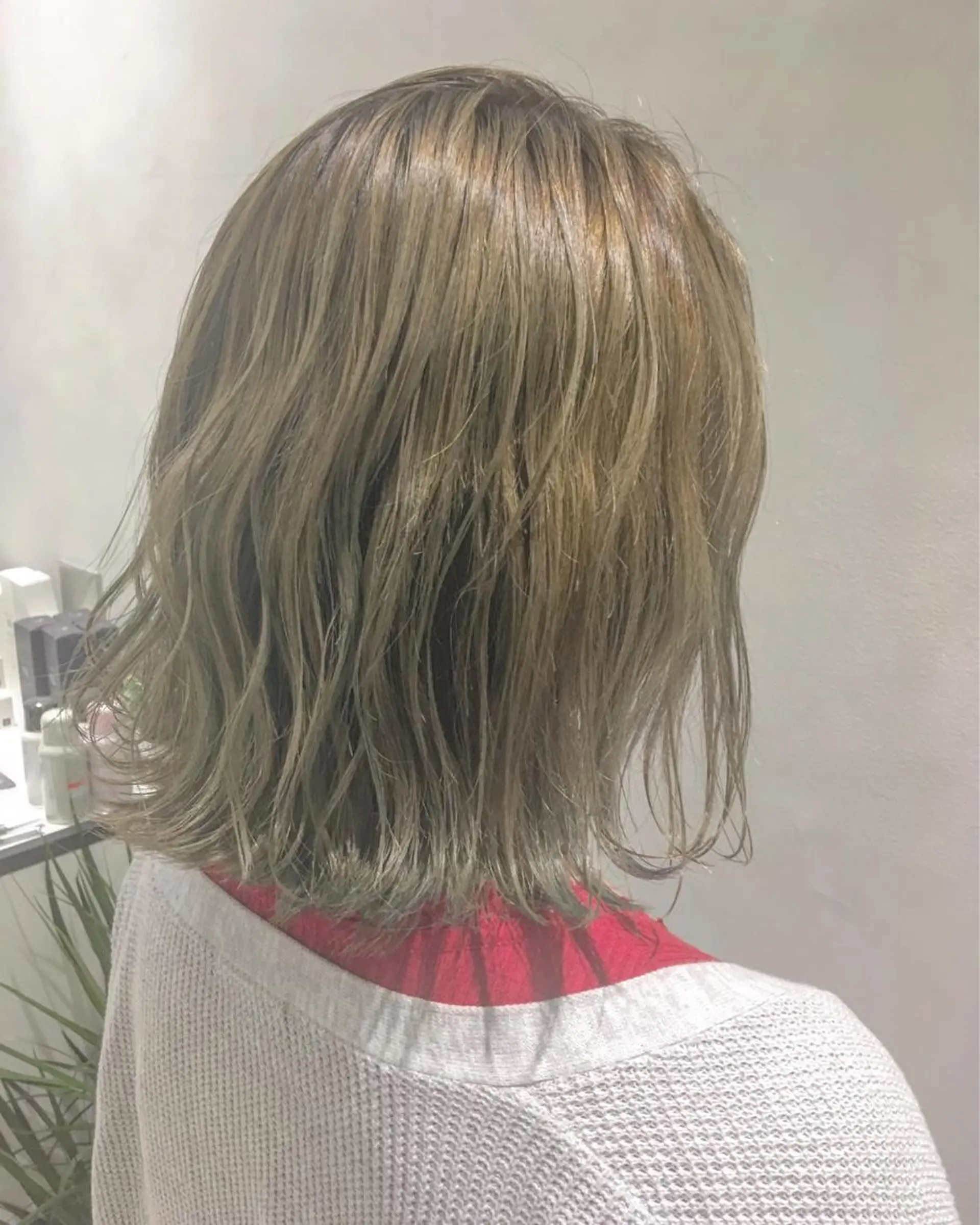 ショート カラー ヘアアレンジ ベージュカラー エグチ アキラのヘアスタイル