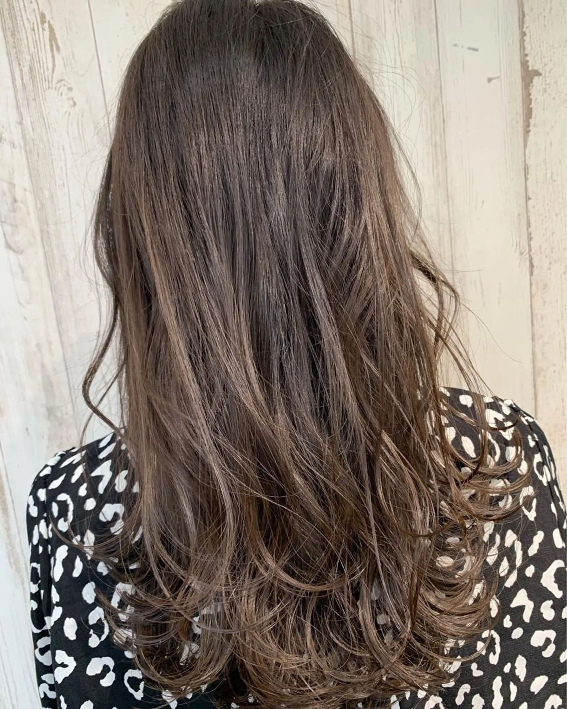 セミロング カラー HAIR&MAKE.sia所属・心斎橋ボブ 好原良真のヘアスタイル