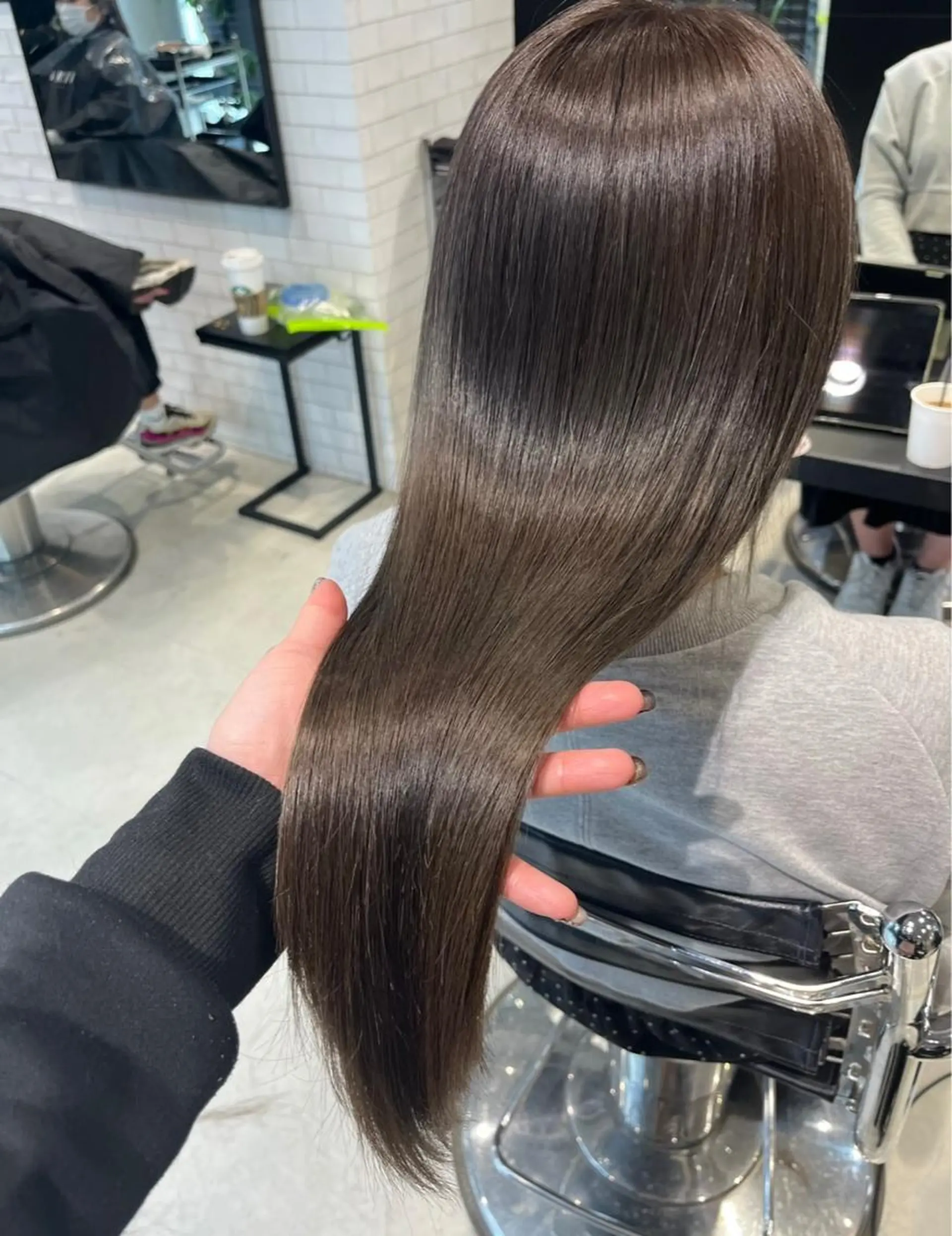 ロング カラー パーマ ヘアアレンジ ヘアカラー トリートメント 透明感/オリーブ/ グレージュ/YUKAのヘアスタイル