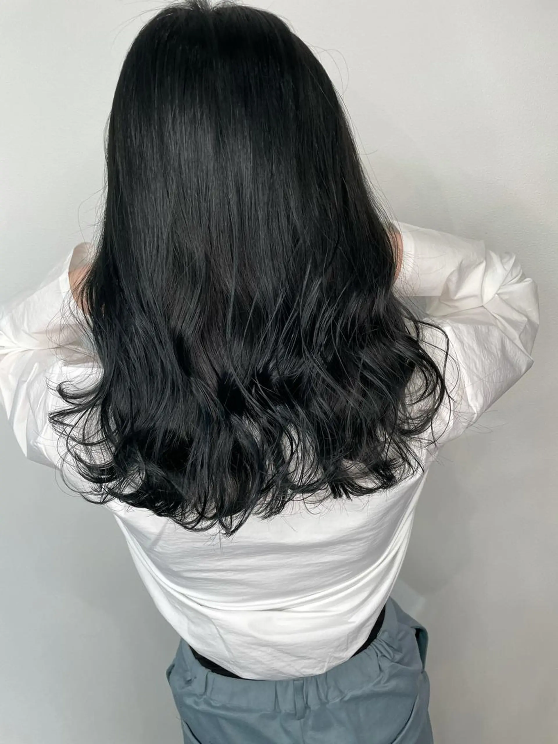 ミディアム カラー ブルーカラー ブルージュ 立川、北口.ans 黒木 和大のヘアスタイル