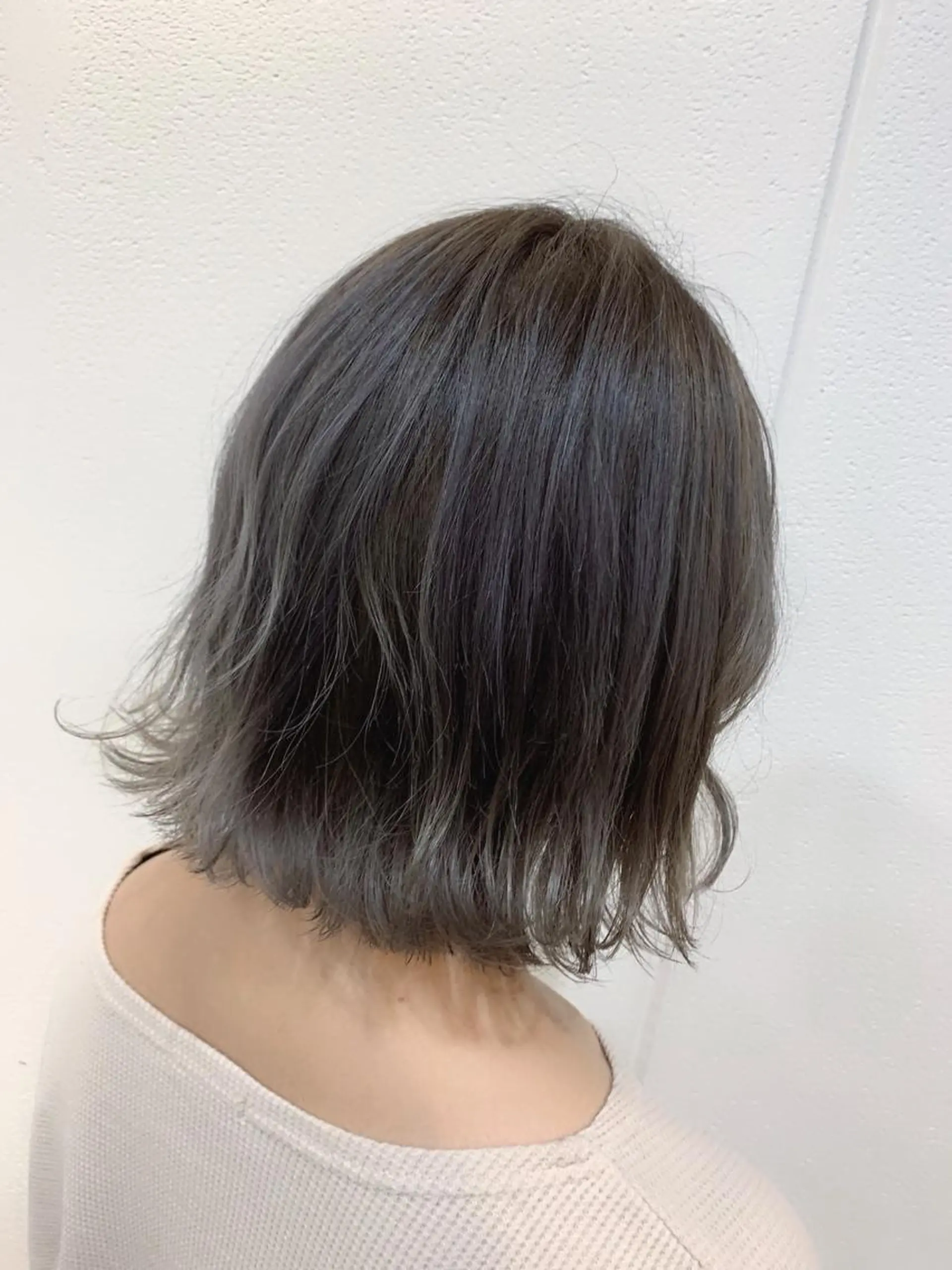 ミディアム カラー グレージュ Lolonois梅田 /Okazaki:)のヘアスタイル