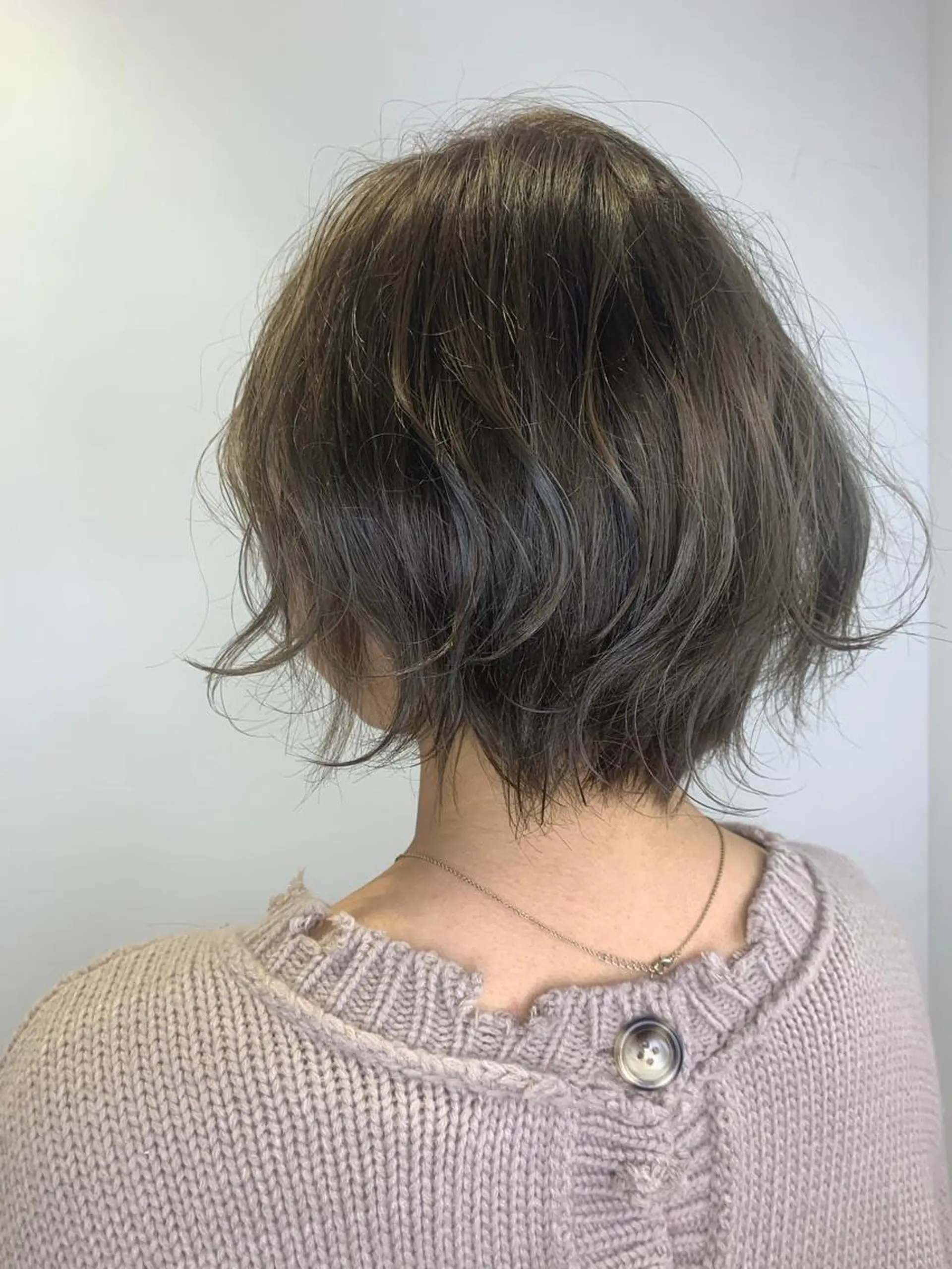 ショート カラー 透明感カラー グレージュ SALOWIN神戸三宮店所属・【美髪を叶える】中谷 彰宏（アキ)のヘアスタイル