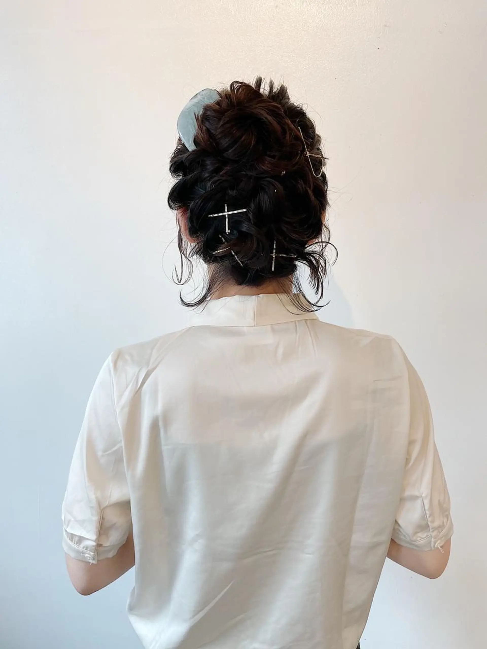 ミディアム ヘアアレンジ お団子ヘア ボブ ヘアセット h a k u 大倉 卓人のヘアスタイル
