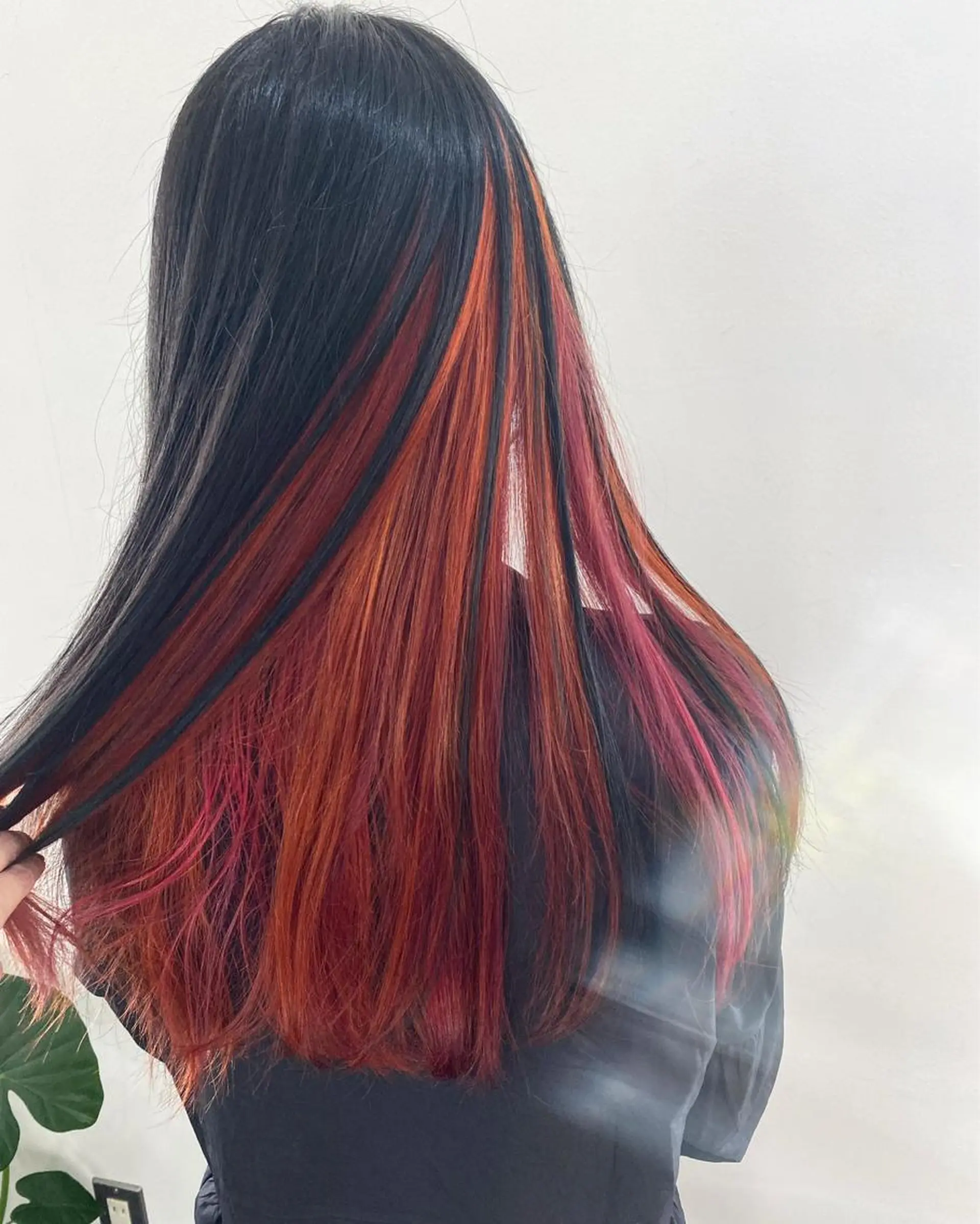 ロング カラー オレンジ ピンクカラー レッドカラー ユニコーンカラー カット ヘアカラー フラム所属・WATANABE MISAKIのヘアスタイル