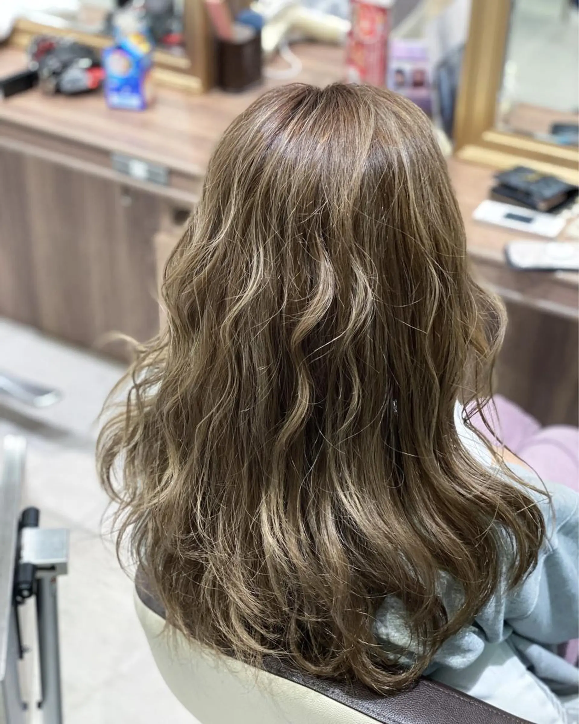 ロング カラー ベージュカラー ヘアカラー トリートメント 💎大人ハイライト 💎上杉一也💎のヘアスタイル