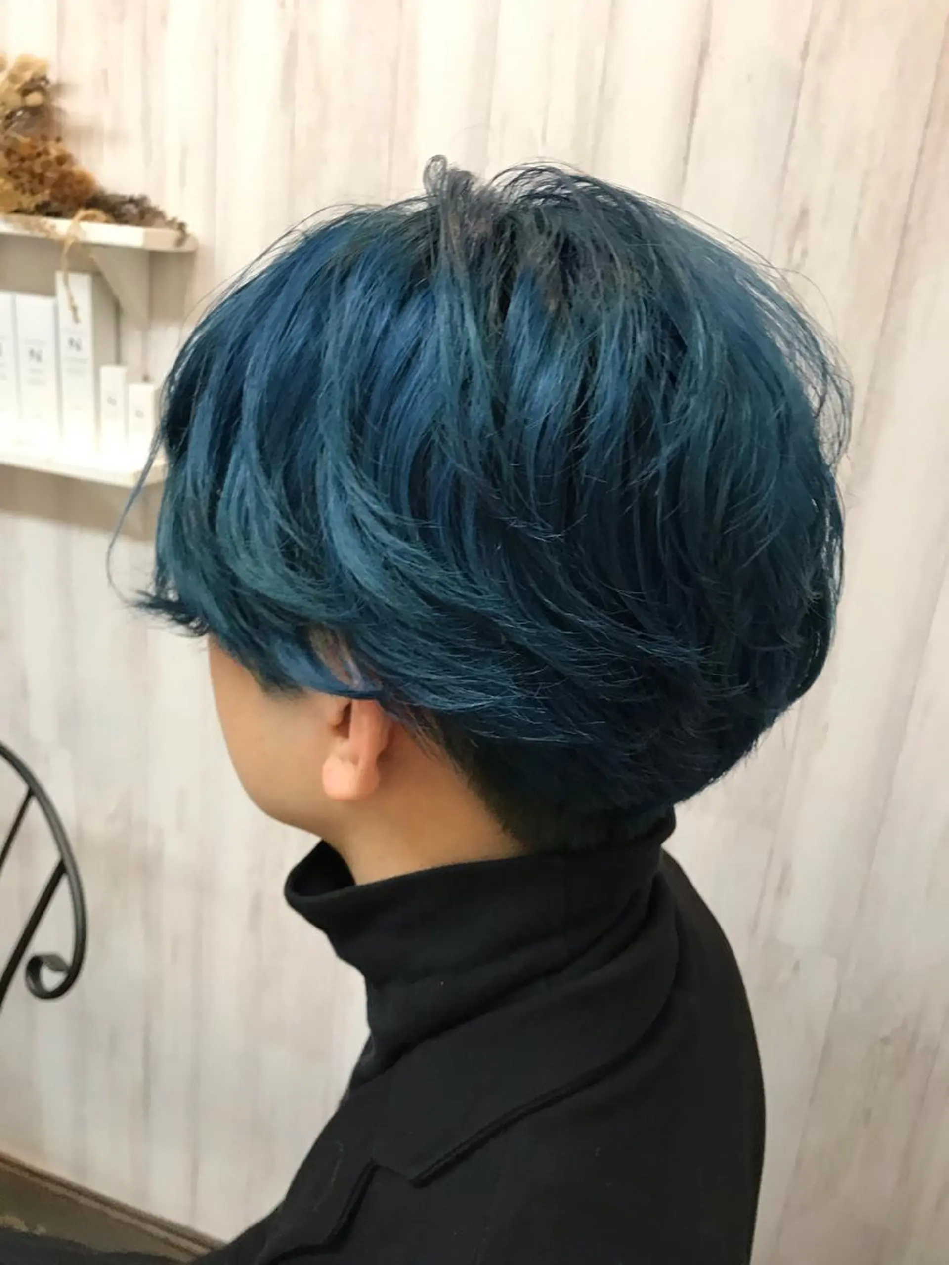 カラー メンズ メンズブリーチ メンズハイトーン ブリーチ ブルーカラー ハイトーンカラー カット ヘッドスパ ri saのヘアスタイル