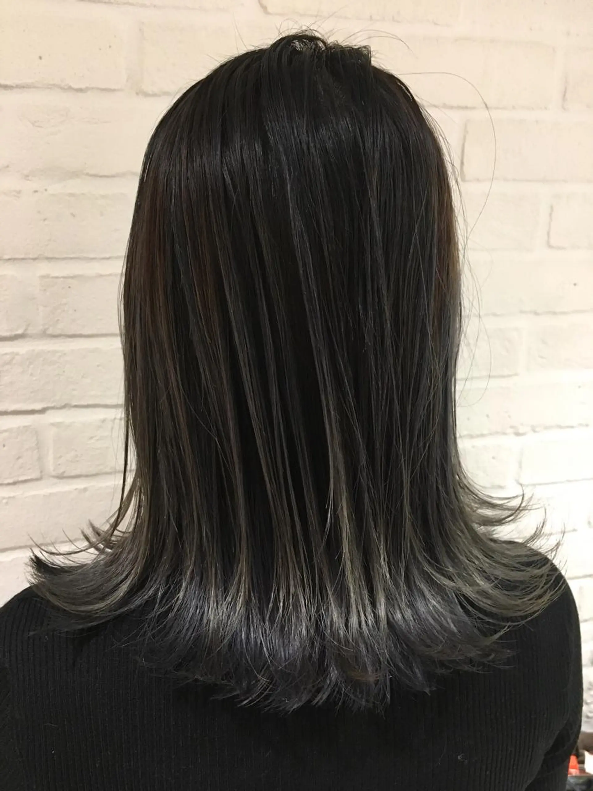 ミディアム カラー バレイヤージュ グレージュ カーキグレージュ かきあげバング レイヤーカット ヘアカラー 💈平島 拓也💈のヘアスタイル