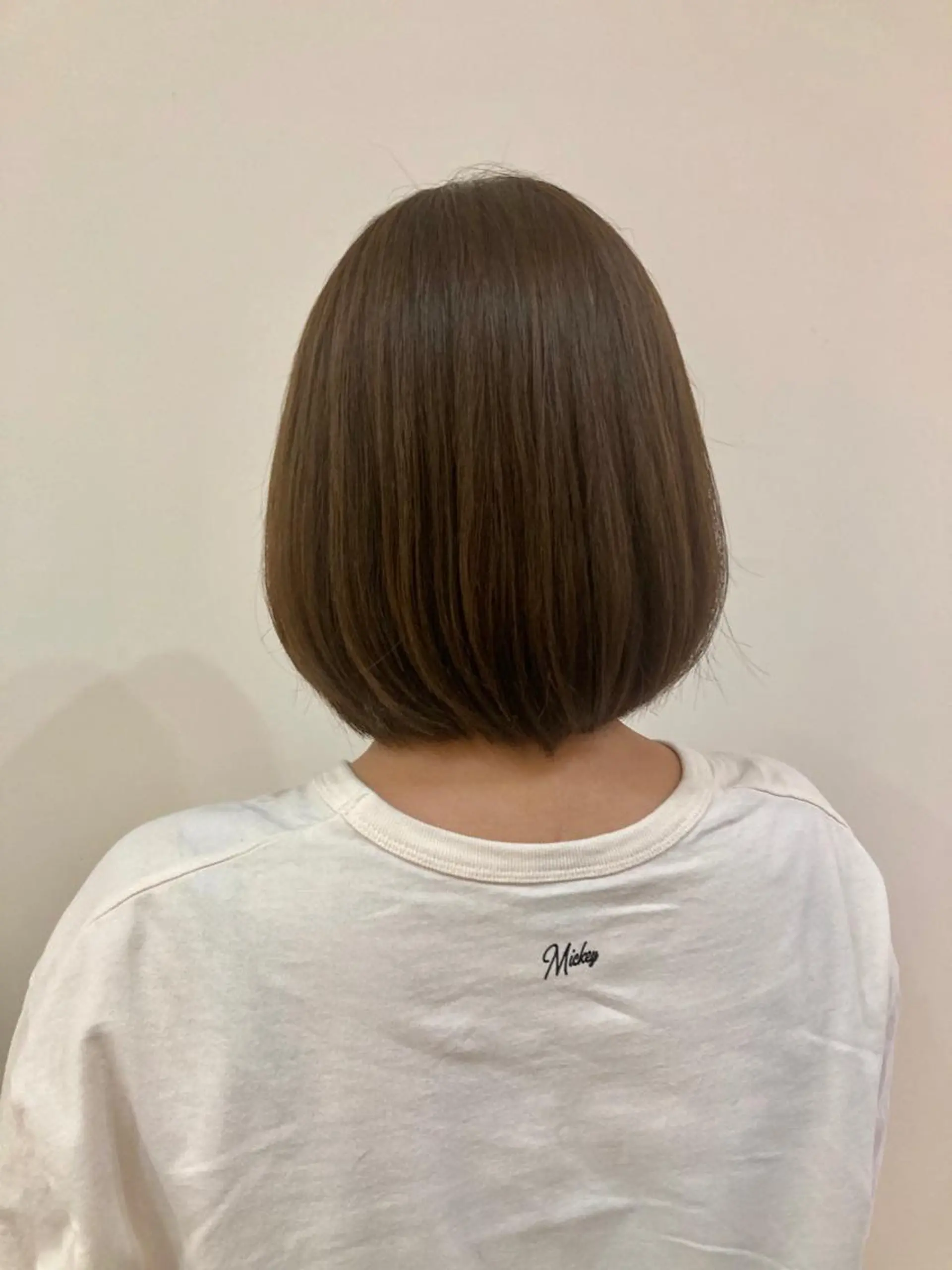 ミディアム カット 品田 真里のヘアスタイル
