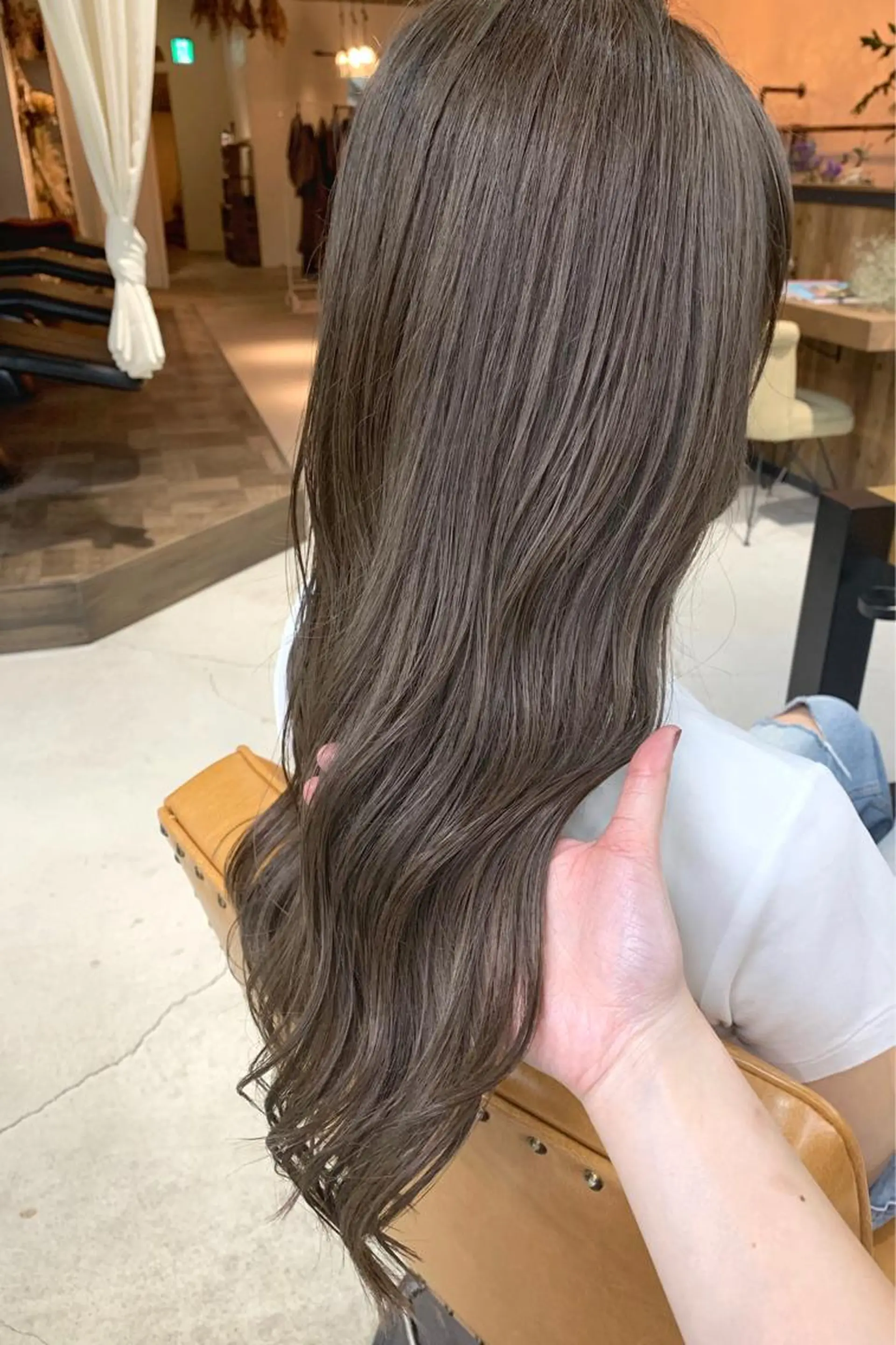 ロング カラー momo 岡崎のヘアスタイル