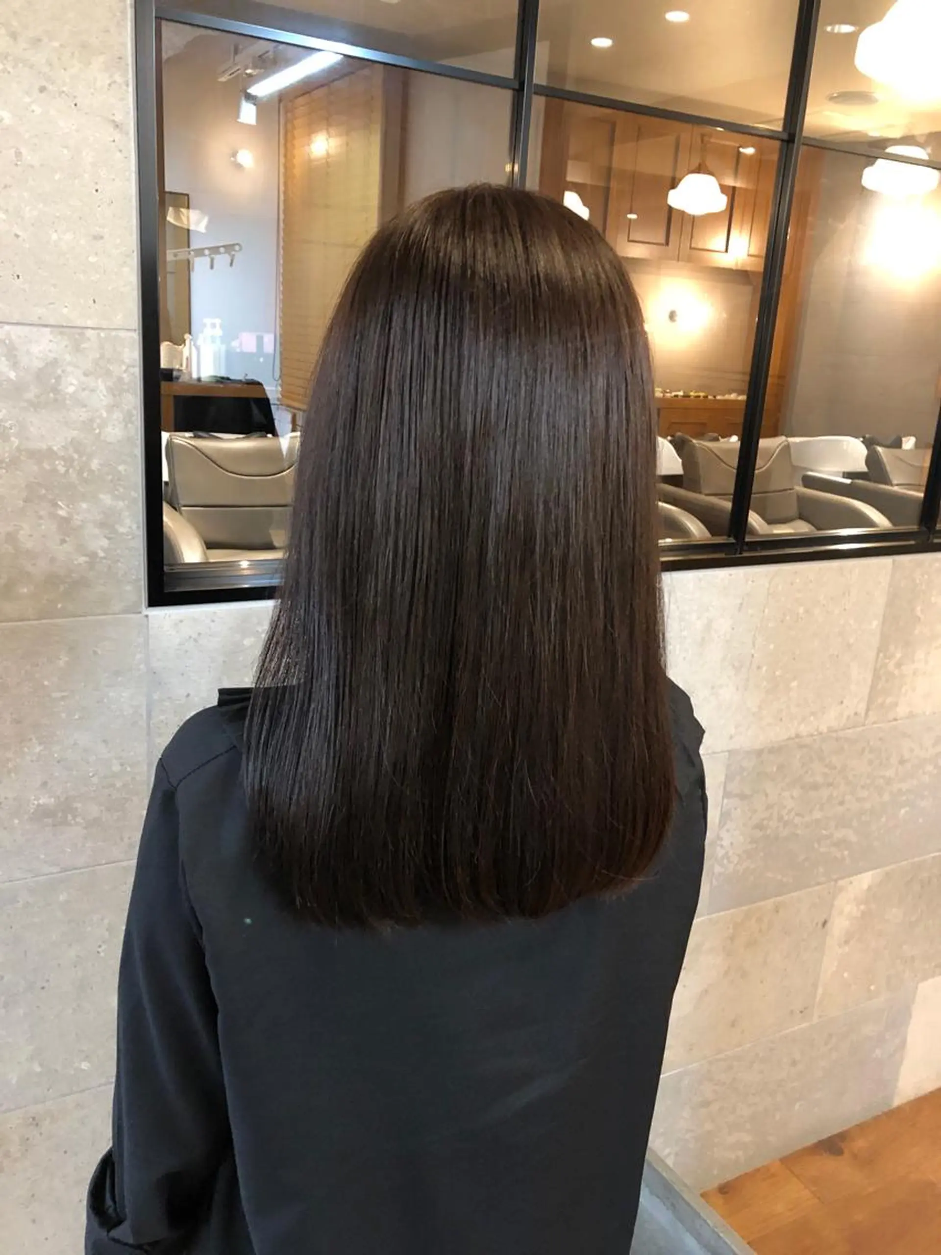 セミロング 人気のレイヤーカット TAROのヘアスタイル