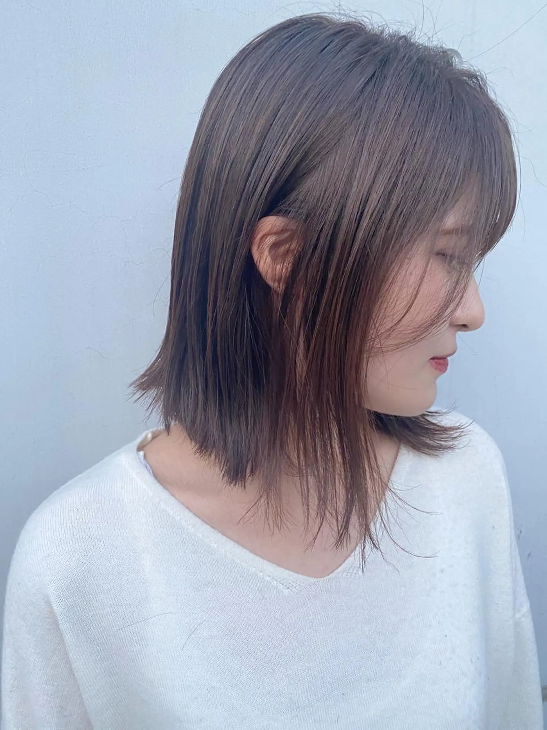 ミディアム カラー ヘアアレンジ 切りっぱなしボブ アディクシーカラー アッシュ アッシュブラック アッシュブラウン カット ヘアカラー トリートメント ヘアセット ✨ハイクオリティ✨ 山本香也のヘアスタイル