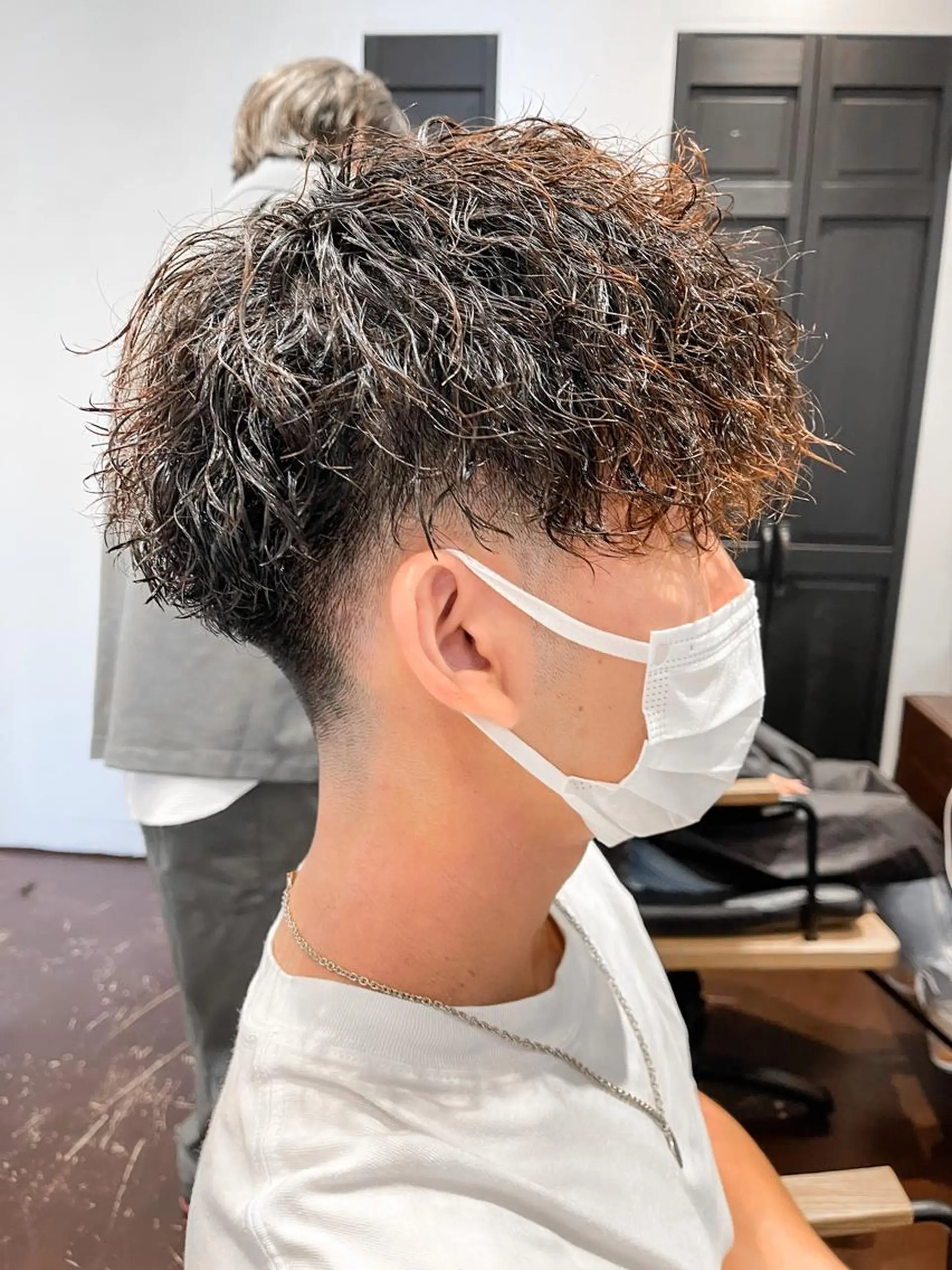 ショート パーマ ツイストスパイラルパーマ スパイラルパーマ カット パーマ トリートメント ヘアセット lana hair 新宿 髪質改善トリートメント 新宿三丁目所属・新宿メンズパーマ TAKE曲がる縮毛のヘアスタイル