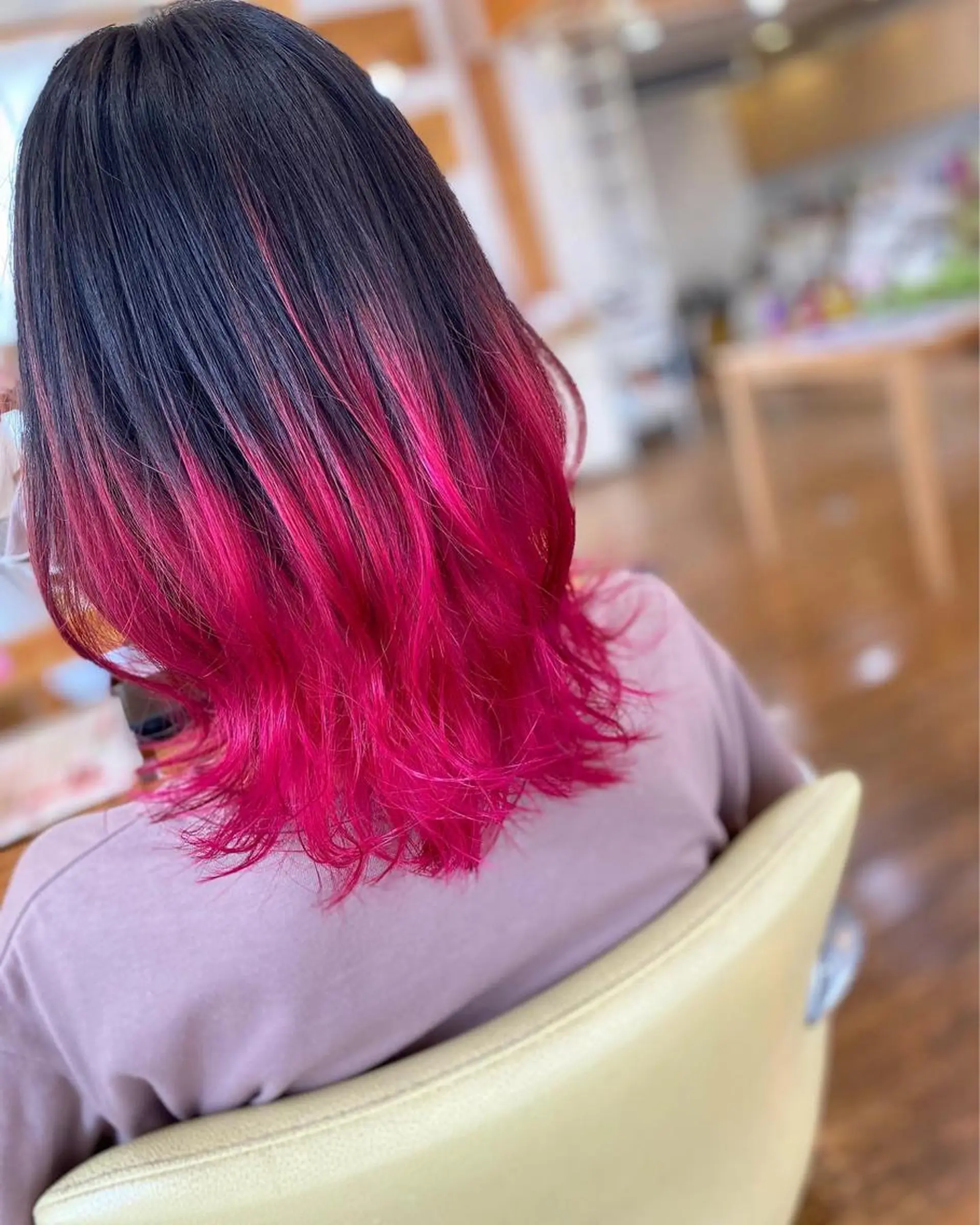 ミディアム カラー ピンクカラー 荒木 ひろかのヘアスタイル