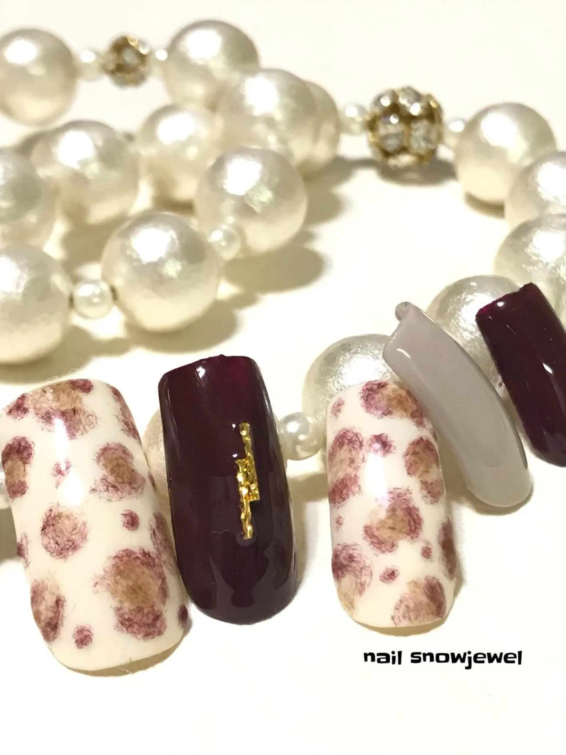 ネイル アニマル柄 nail snowjewelのネイルデザイン