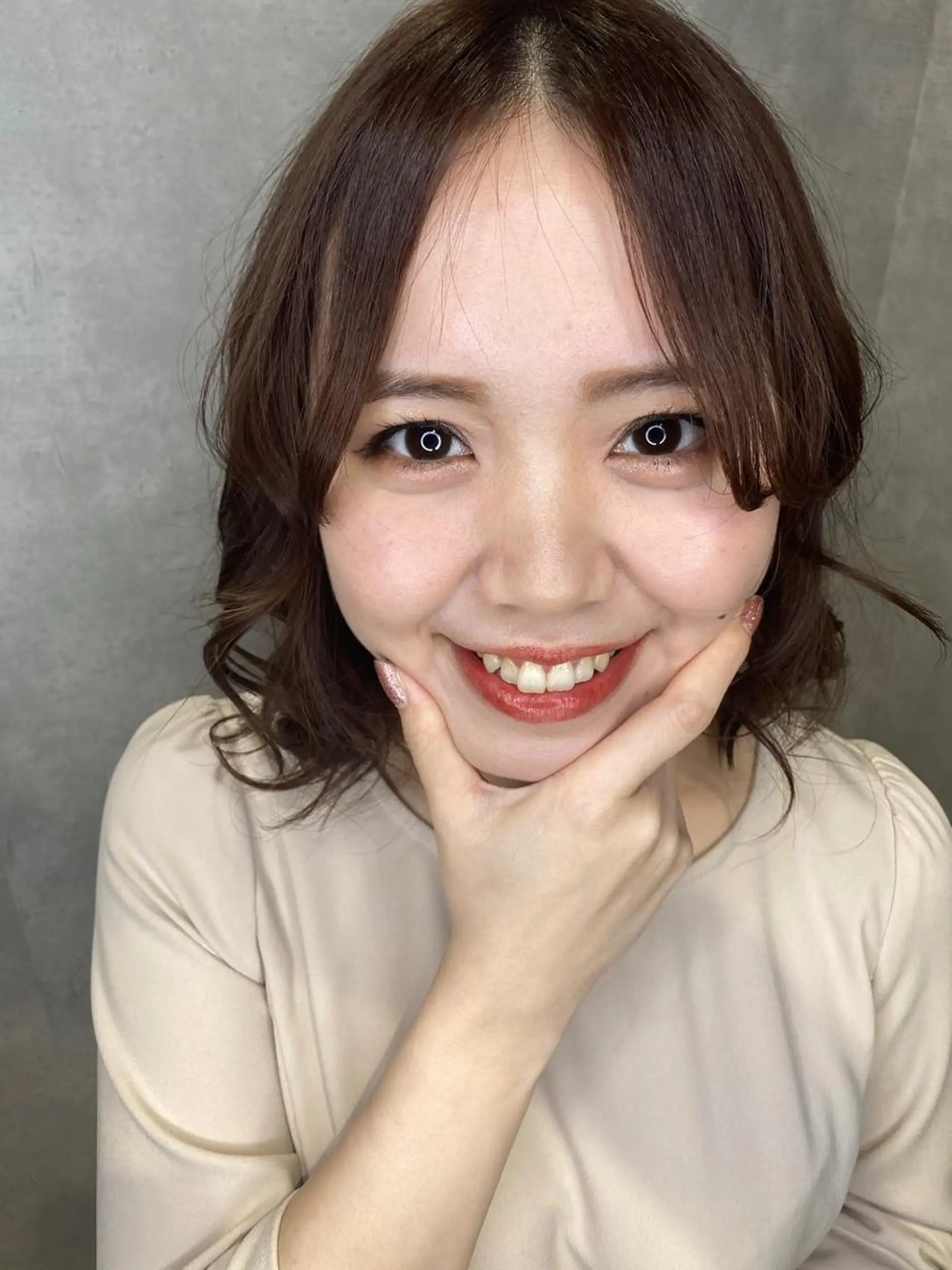 ミディアム カット トリートメント ヘアセット 美髪/髪質改善 顔周り/透明感カラーのヘアスタイル