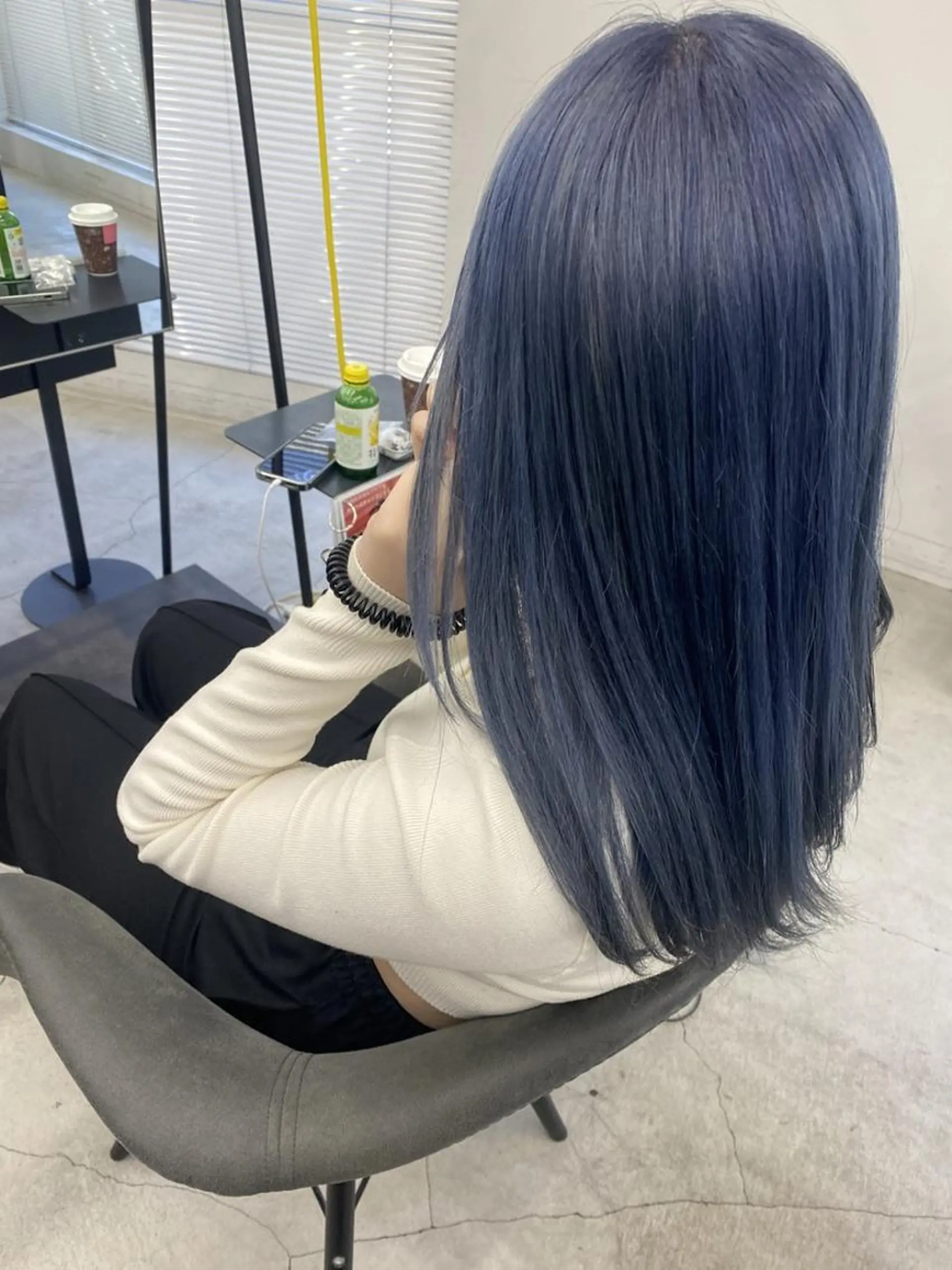 ロング カラー 黒髪 ブルーカラー ブルーブラック ヘアカラー トリートメント ハイトーン/髪質改善 /韓国SUZUKAのヘアスタイル