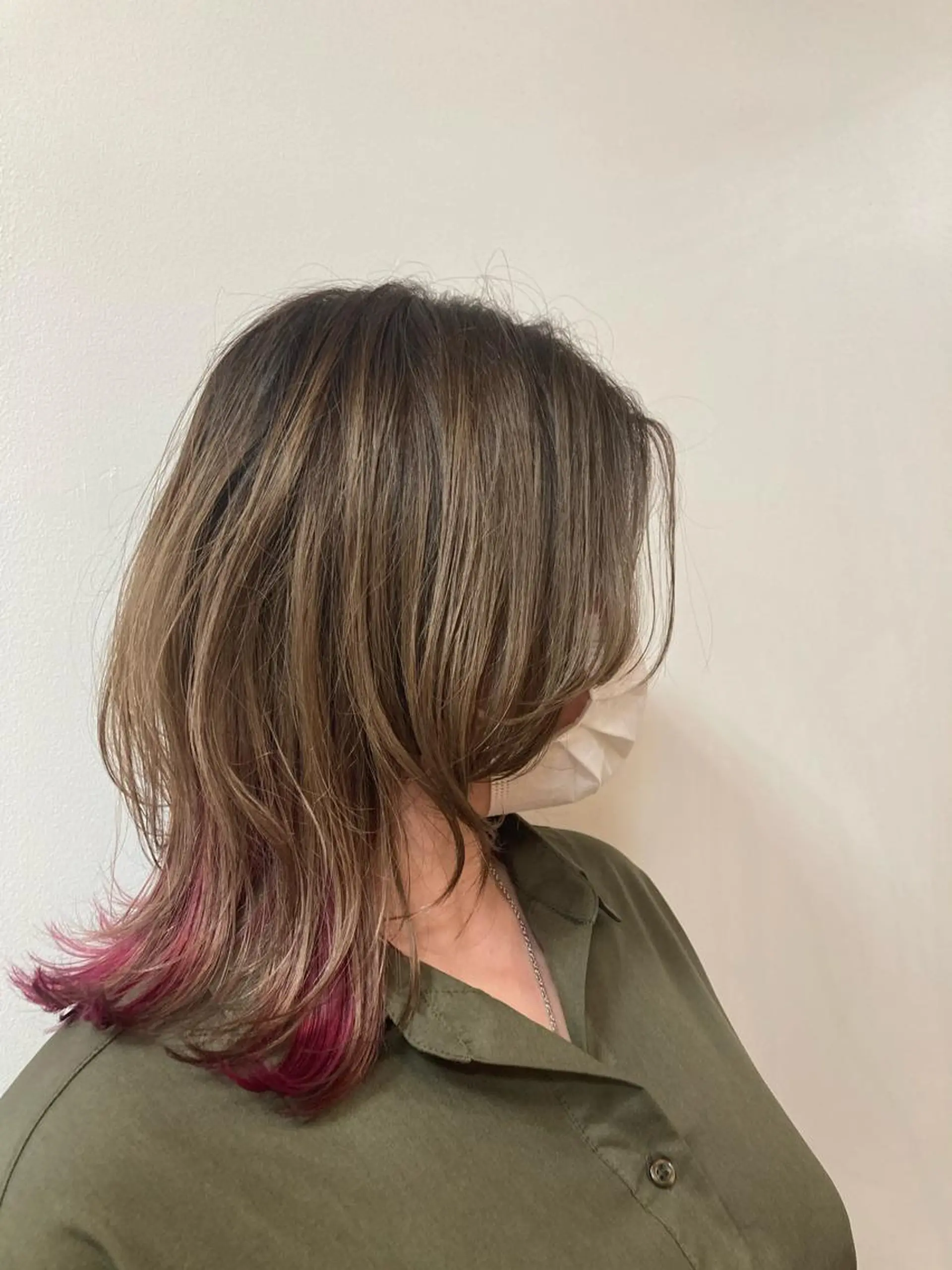 セミロング ウルフカット 阪口 依美奈のヘアスタイル