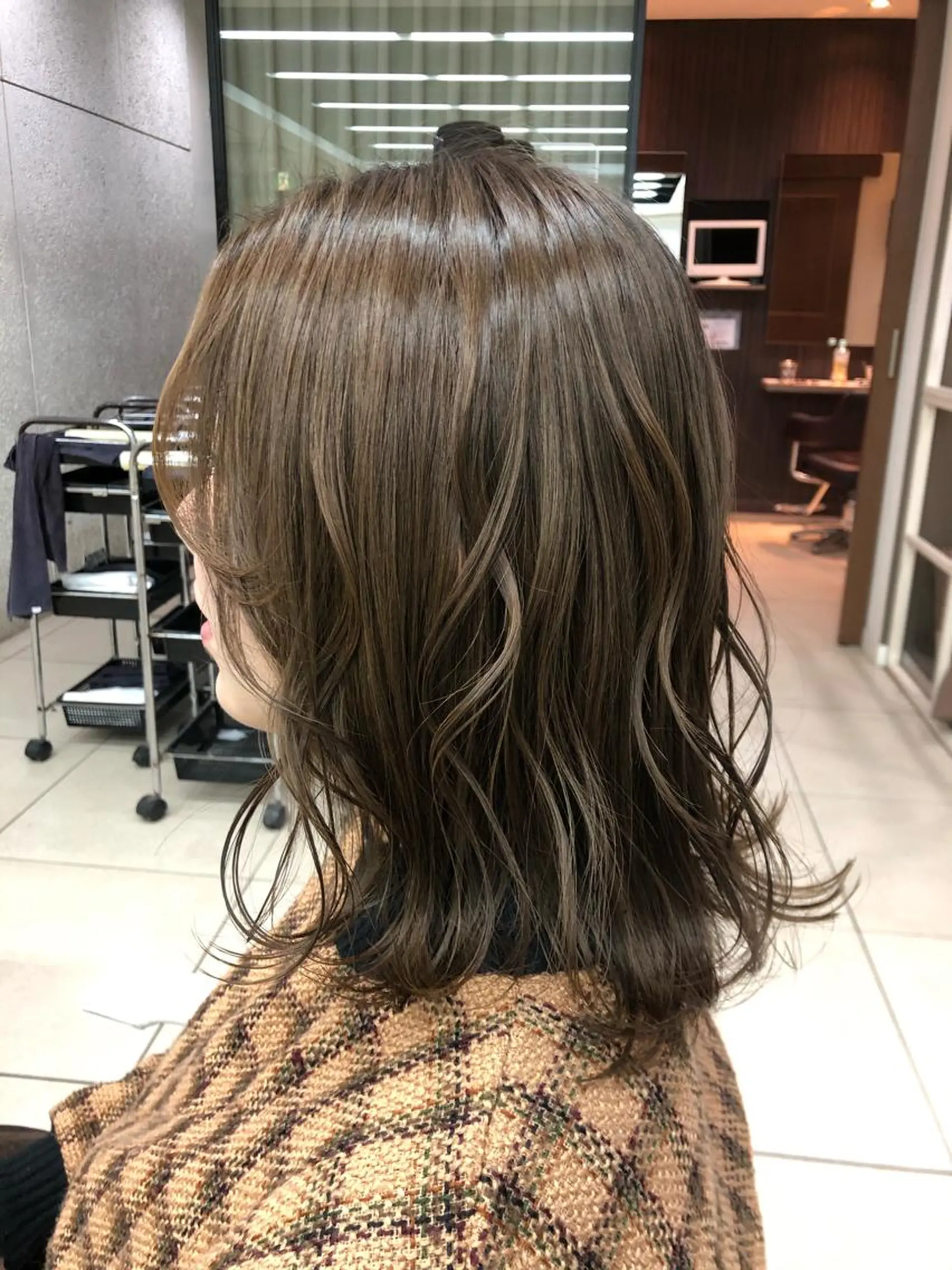 ミディアム ヘアカラー 7月予約解放☺️ 櫻庭梢のヘアスタイル