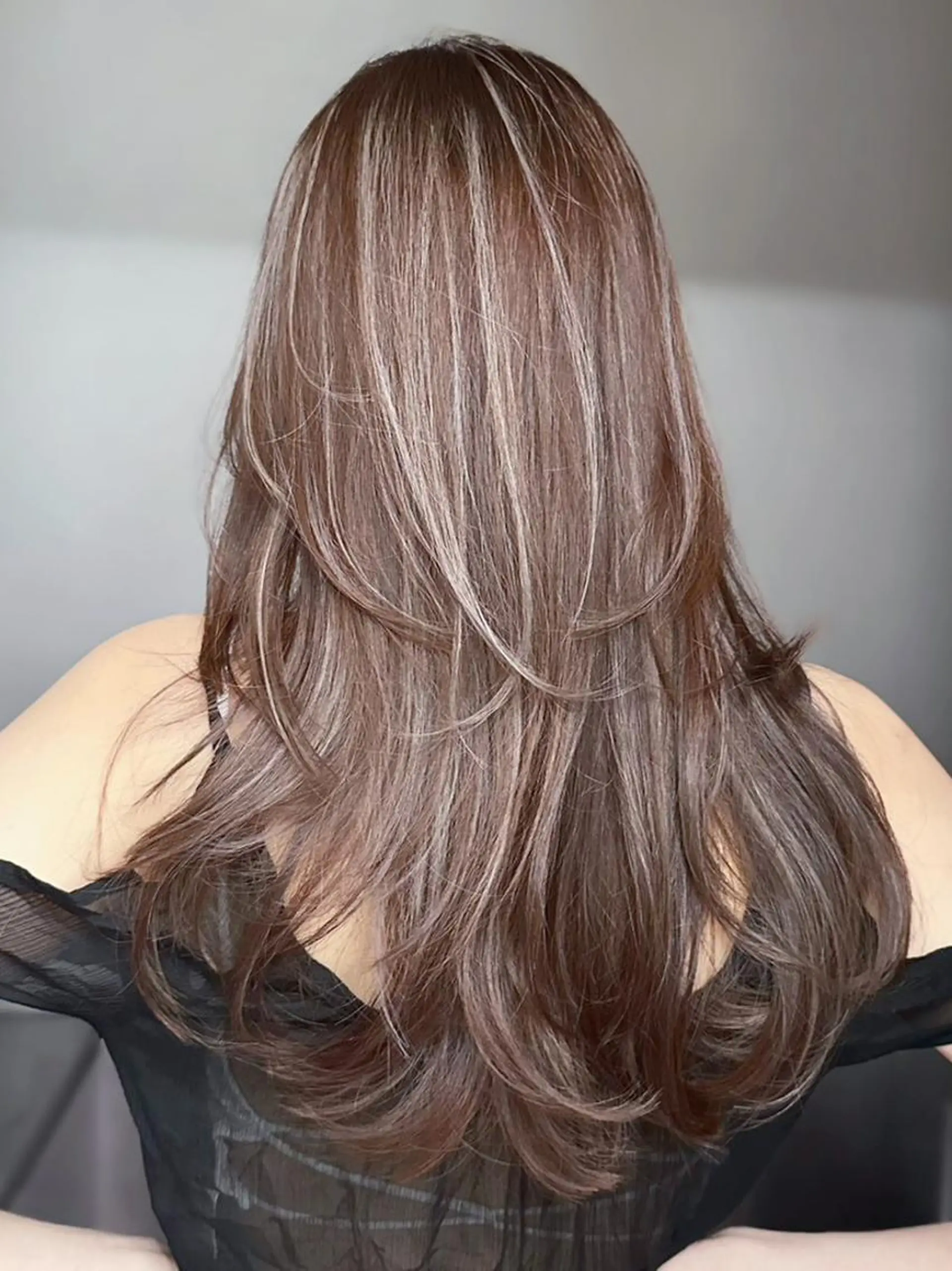 カラー セミロング ハイライトカラー 顔まわりレイヤー ハイライト レイヤーカット カット ヘアカラー トリートメント ITbyALBUM 藤沢店のヘアスタイル