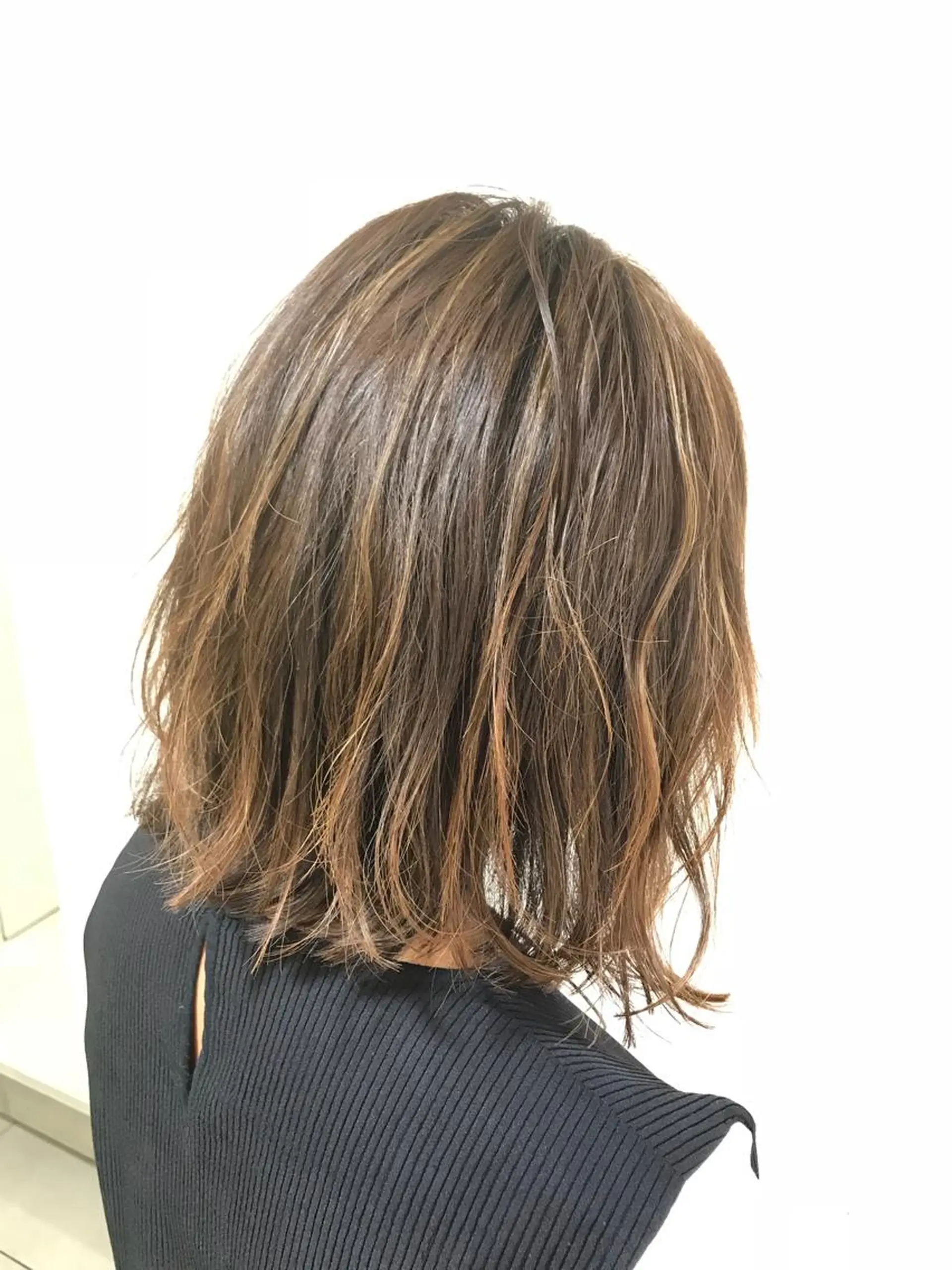 ミディアム カラー ベージュカラー ハイライトカラー ハイライト ヘアカラー トリートメント chiyo yasuのヘアスタイル