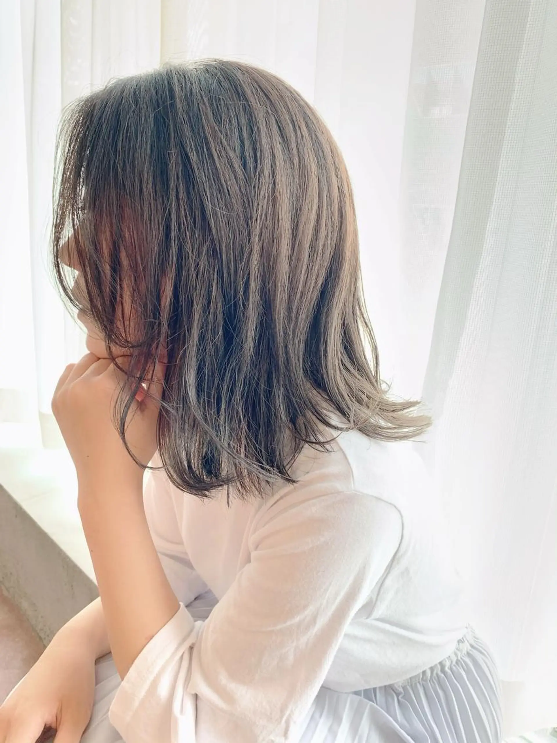 ミディアム カラー グラデーションカラー ハイライトカラー ボブ ハイライト 外ハネヘア EMANON天神所属・Hitomi Ezakiのヘアスタイル