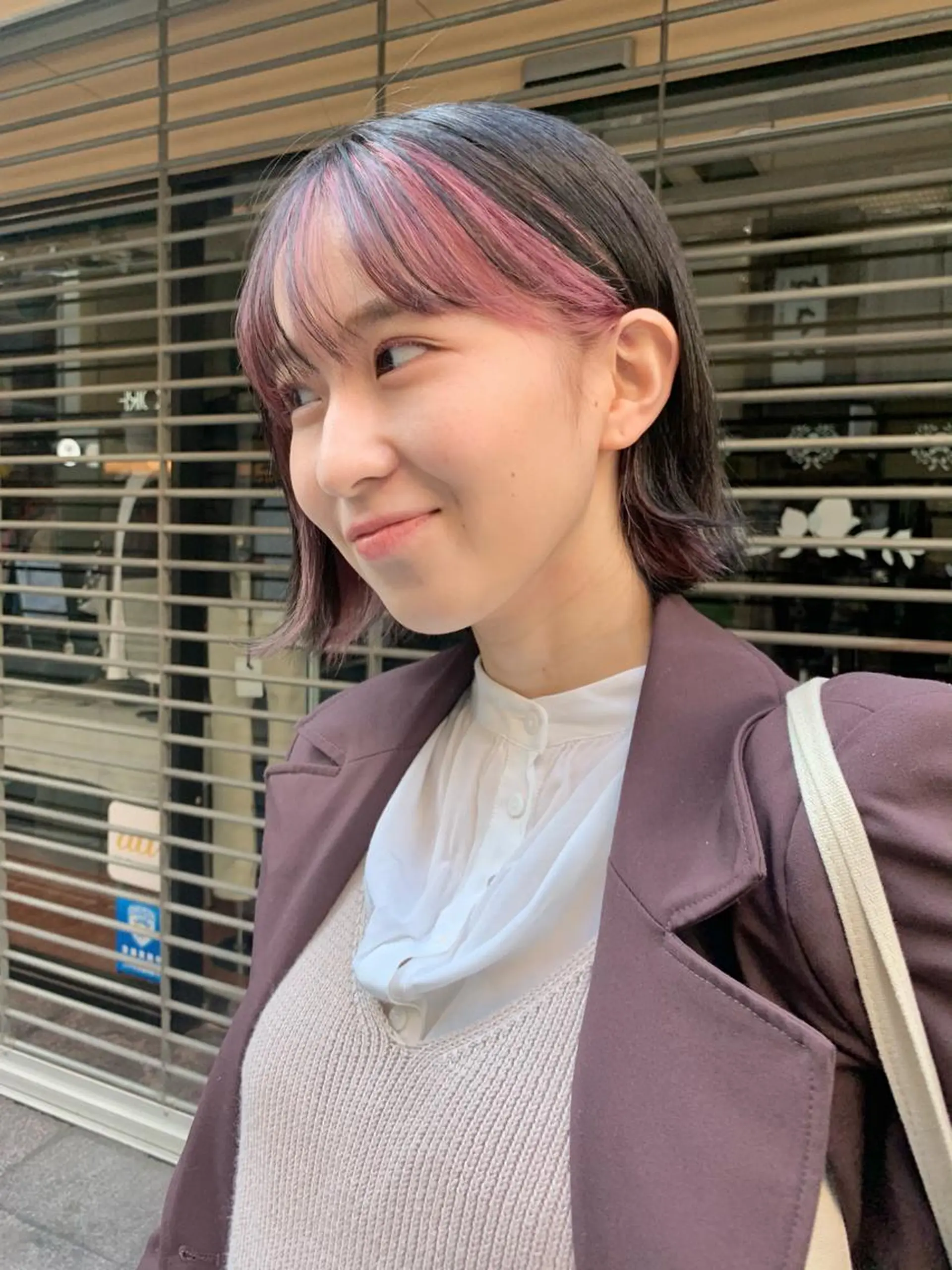ショート カラー ハイトーンカラー インナーカラー ピンクカラー 桃果 momokaのヘアスタイル