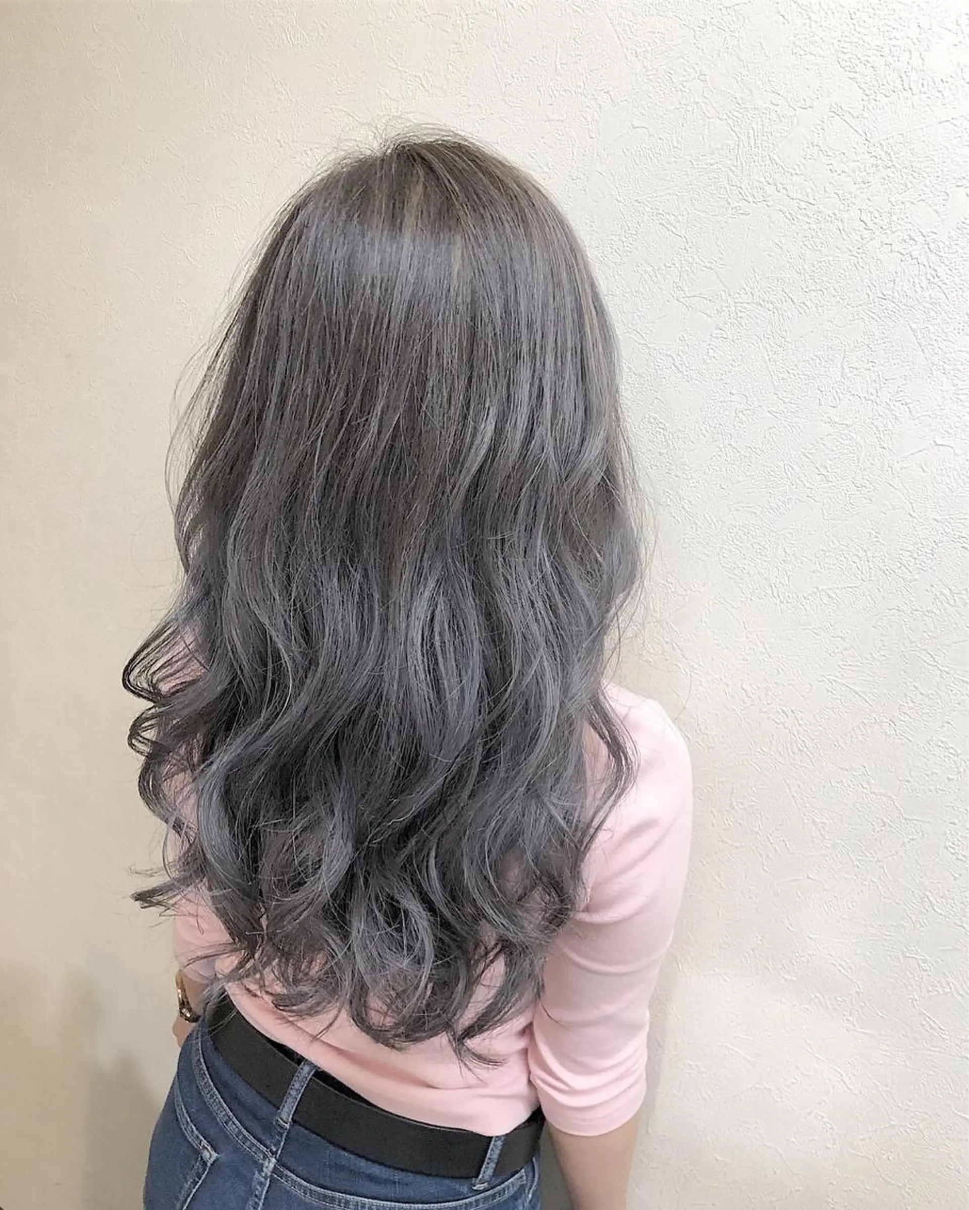 ロング ハイライト ヤマグチ ヒカルのヘアスタイル