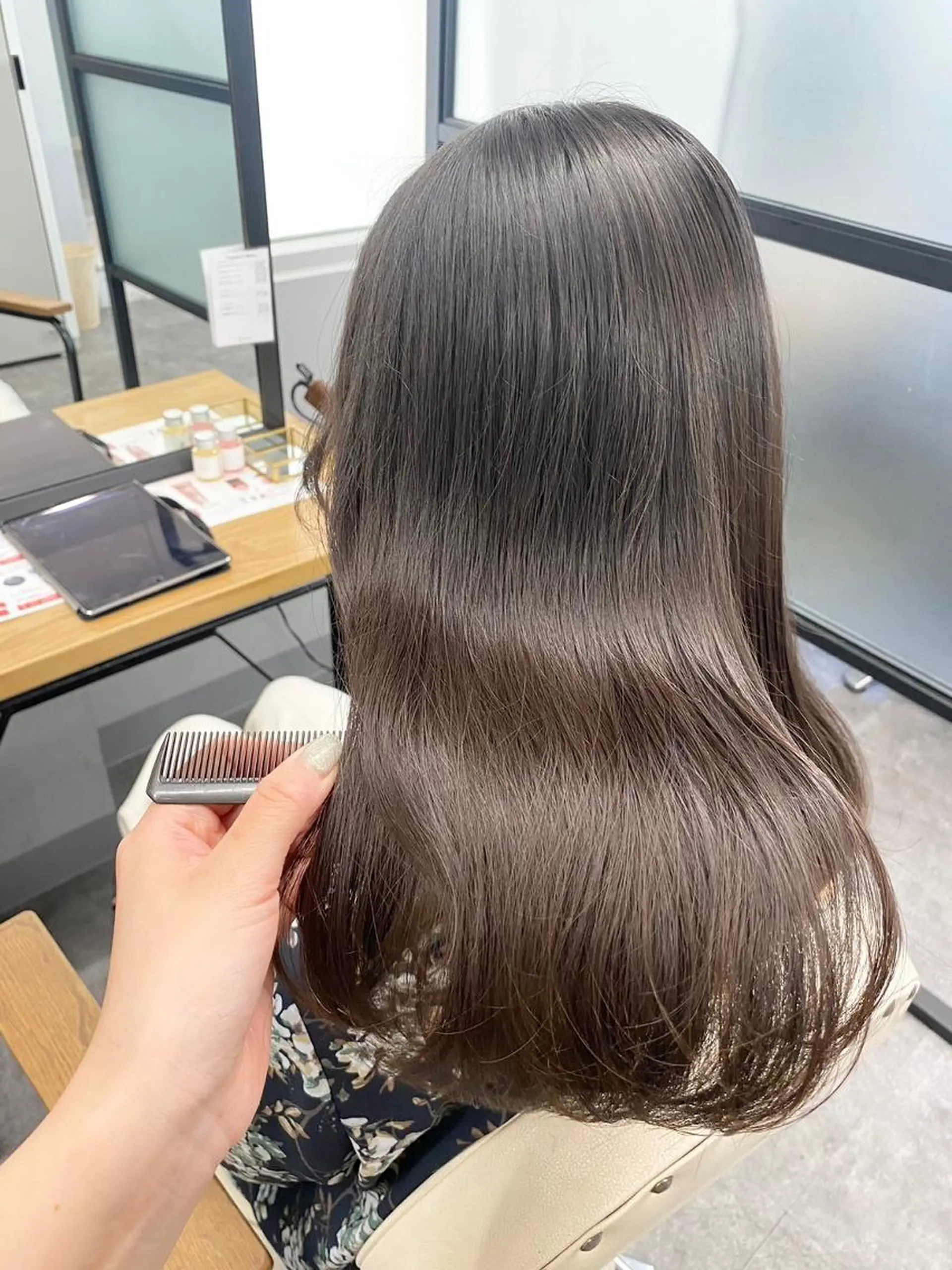 セミロング ボブ ハイライト 髪質改善 韓国風ヘア レイヤーカット N° aria 三軒茶屋のヘアスタイル
