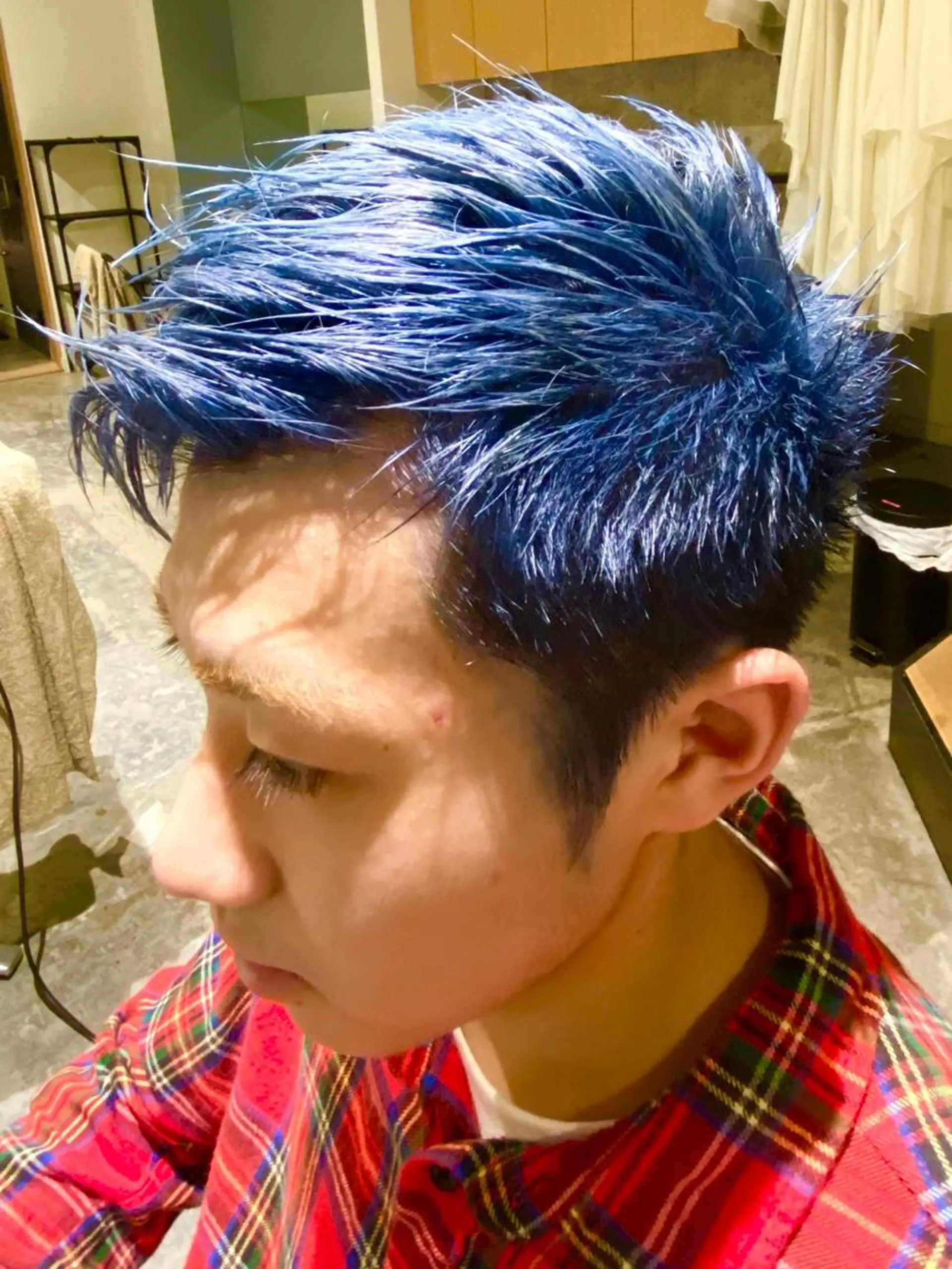 ショート カラー メンズ メンズブリーチ ブリーチ ブルーカラー ヘアカラー KEN KENのヘアスタイル