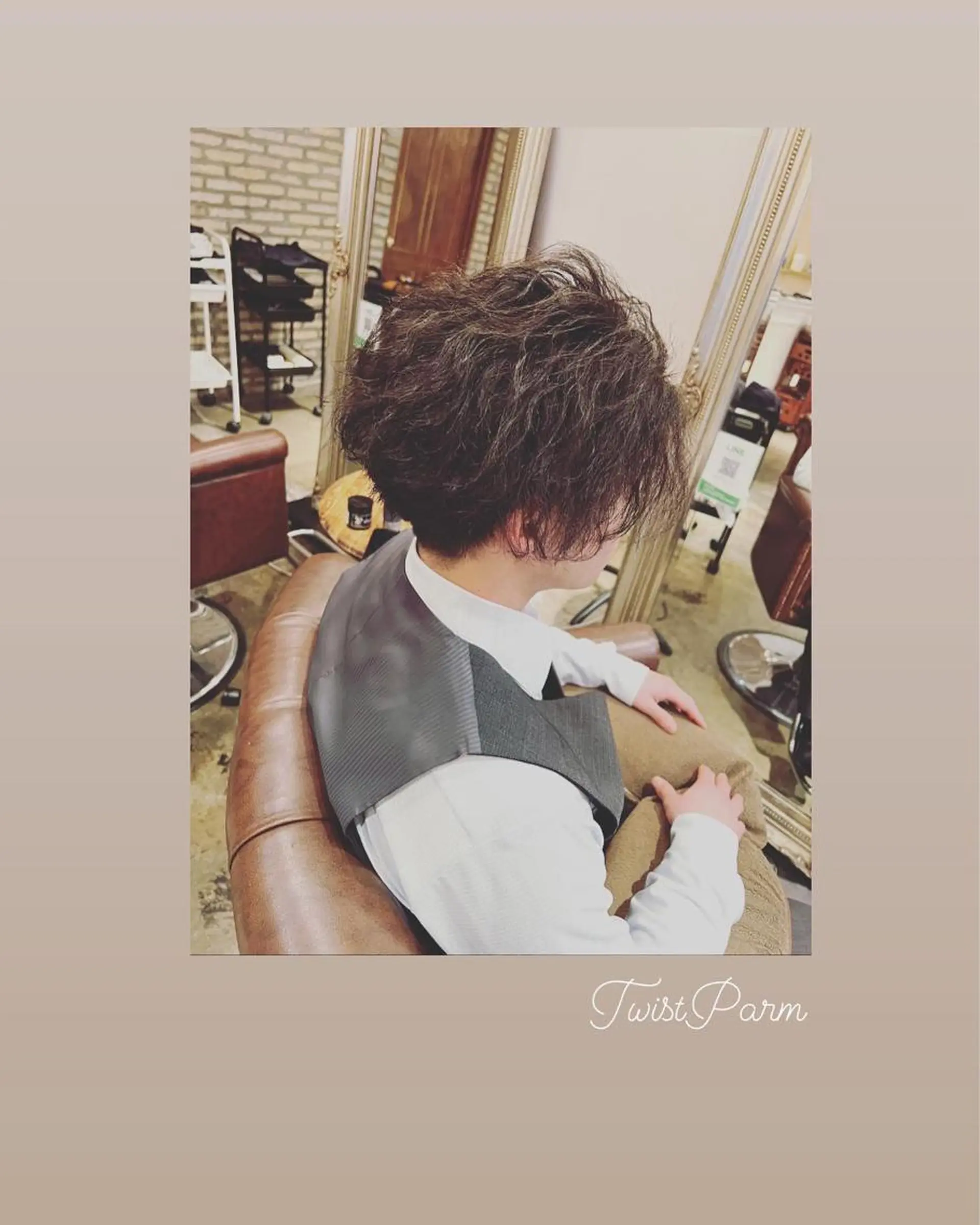 ショート パーマ メンズ メンズパーマ メンズツイストパーマ ツイストスパイラルパーマ スパイラルパーマ ツイストパーマ カット パーマ ハイライト/インナー /ブリーチ/レイヤーのヘアスタイル