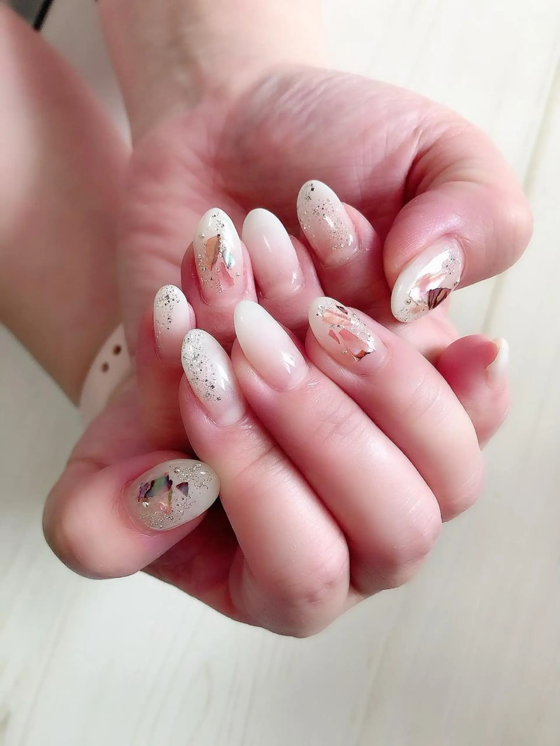 ネイル カジュアル グラデーション ラメ(グリッター) オフィスネイル ワンカラーネイル Luana nail (ルアナネイル)のネイルデザイン