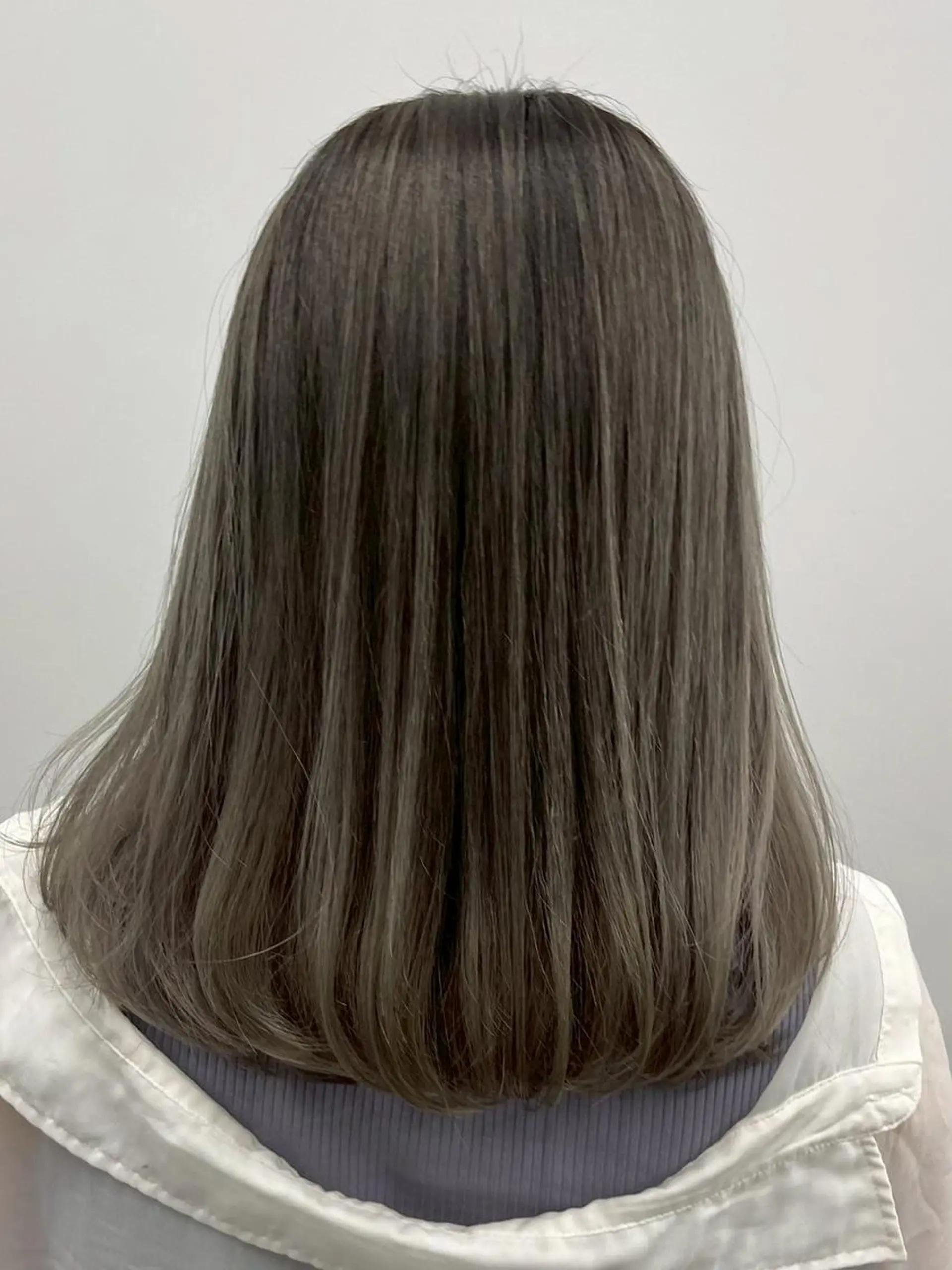 セミロング カラー アディクシーカラー アッシュ ブルーカラー ダークアッシュ グレージュ 【公式】amble luxe池袋東口💛のヘアスタイル