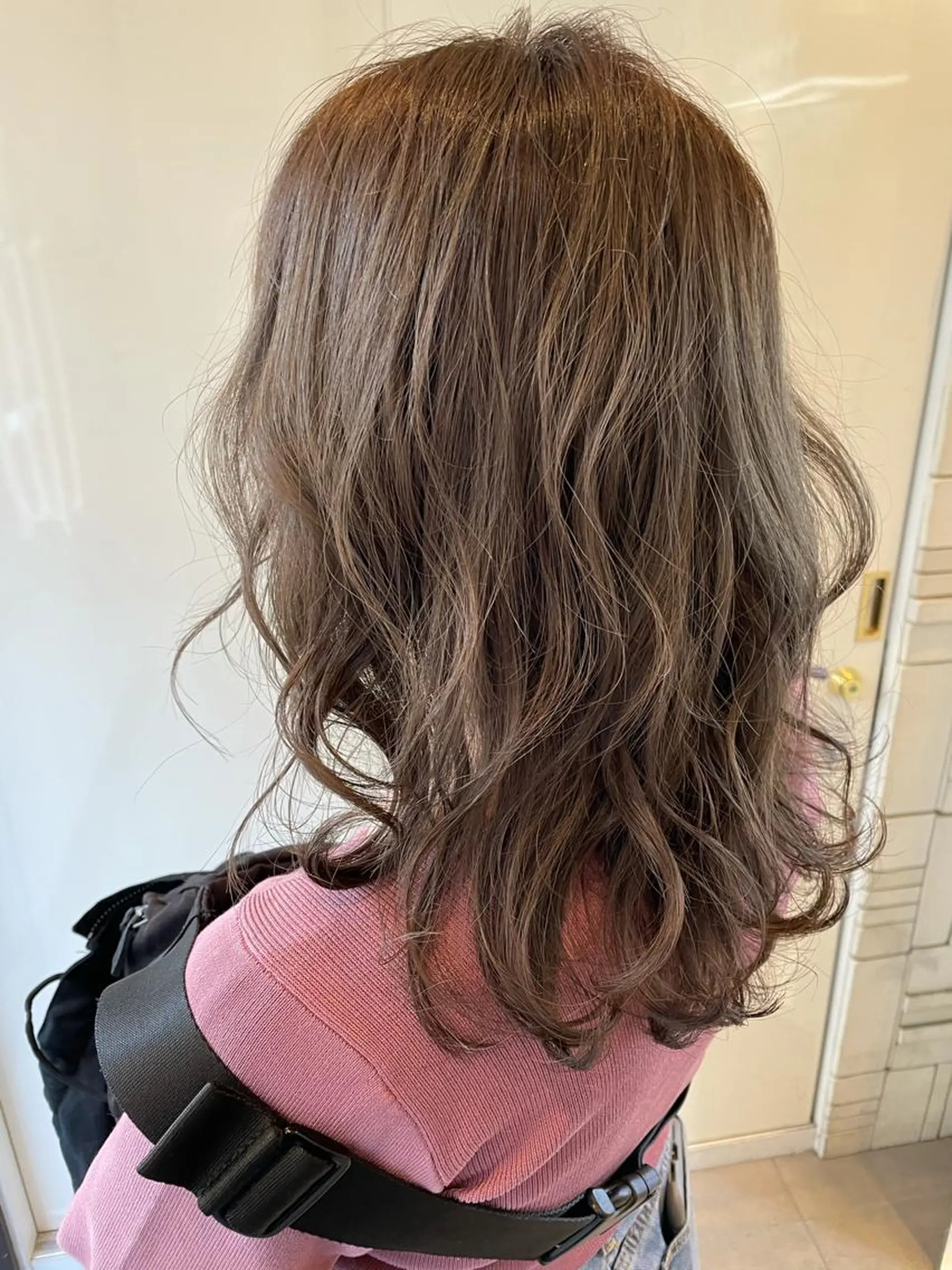 セミロング カラー カット ヘアカラー トリートメント 美髪形成！色素改善！ 秋田　和輝のヘアスタイル