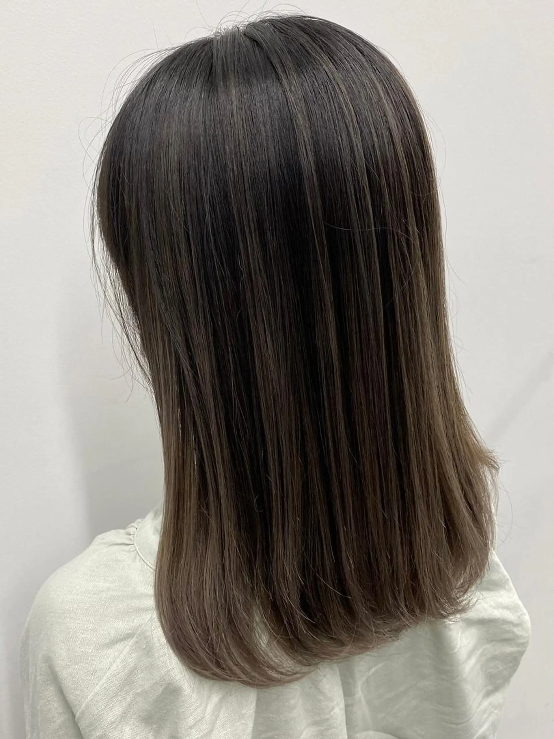 ロング ハイライト 髪質改善 レイヤーカット 縮毛矯正 トリートメント 【公式】amble luxe池袋東口🩷のヘアスタイル