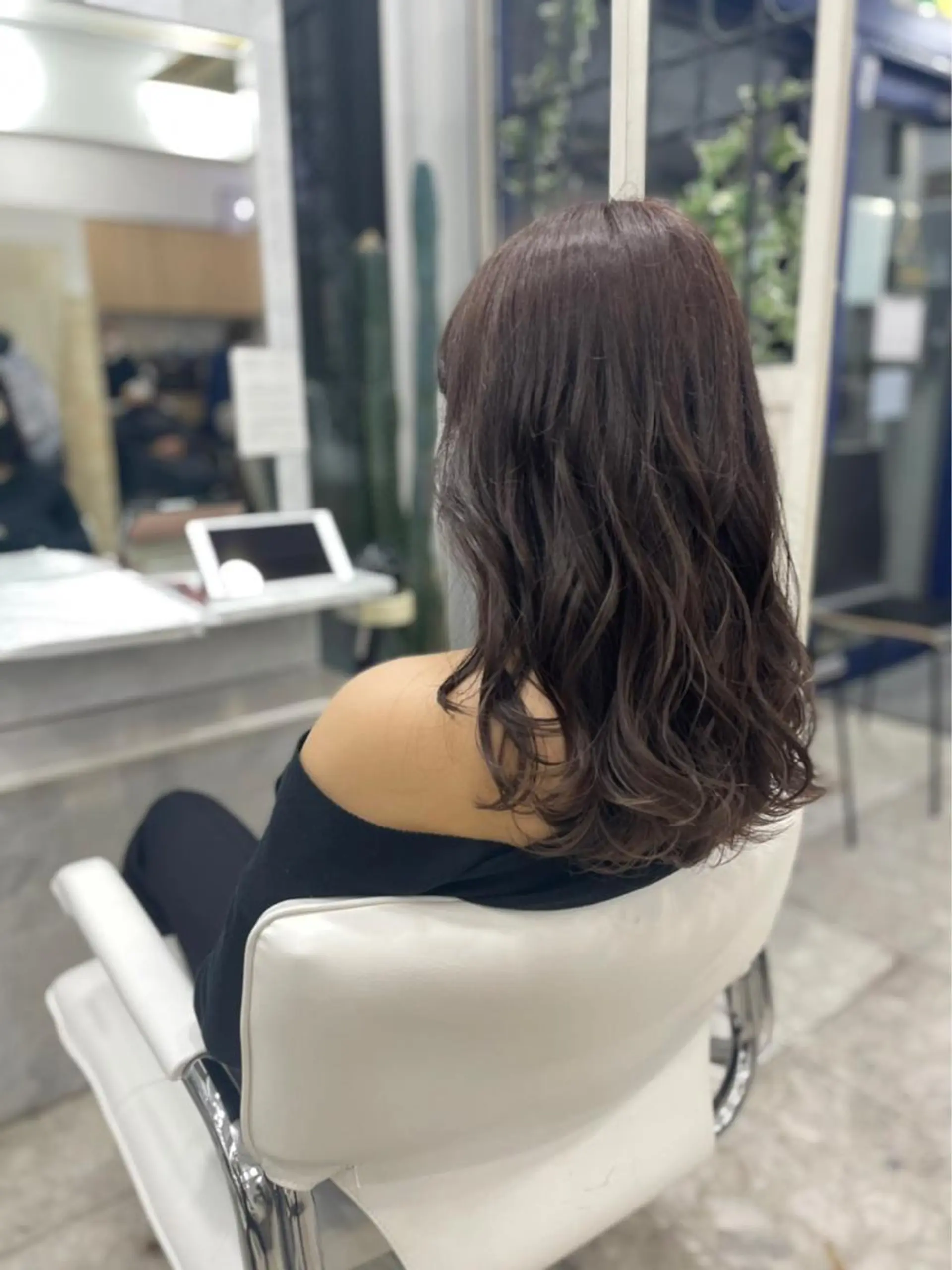 ミディアム カラー ハイライト&曲がる 縮毛矯正特化 玉置のヘアスタイル