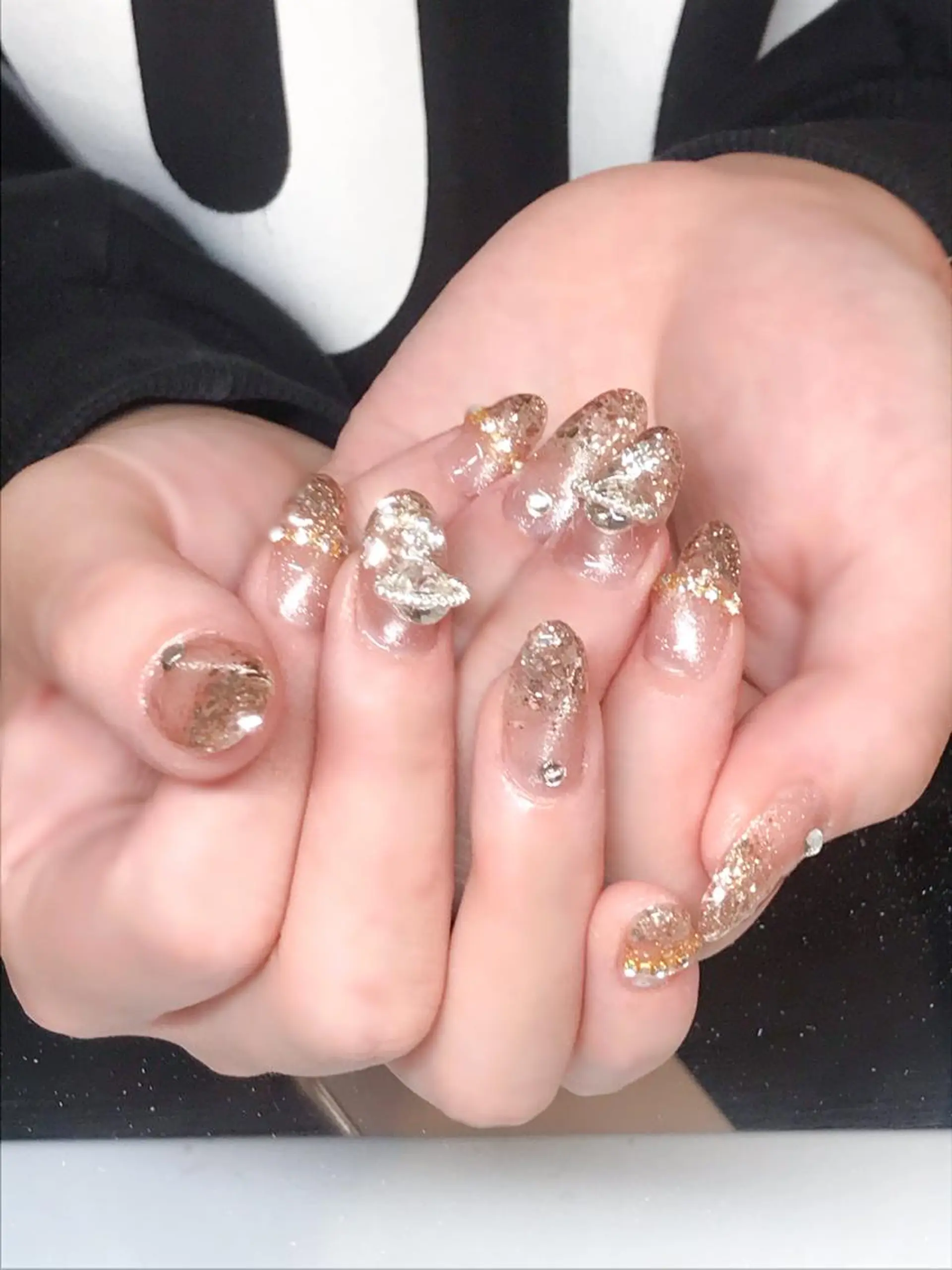 ネイル クリアネイル ジェルネイル ゴールド グラデーション 氷ネイル・うるうるネイル Nyanco Nailのネイルデザイン