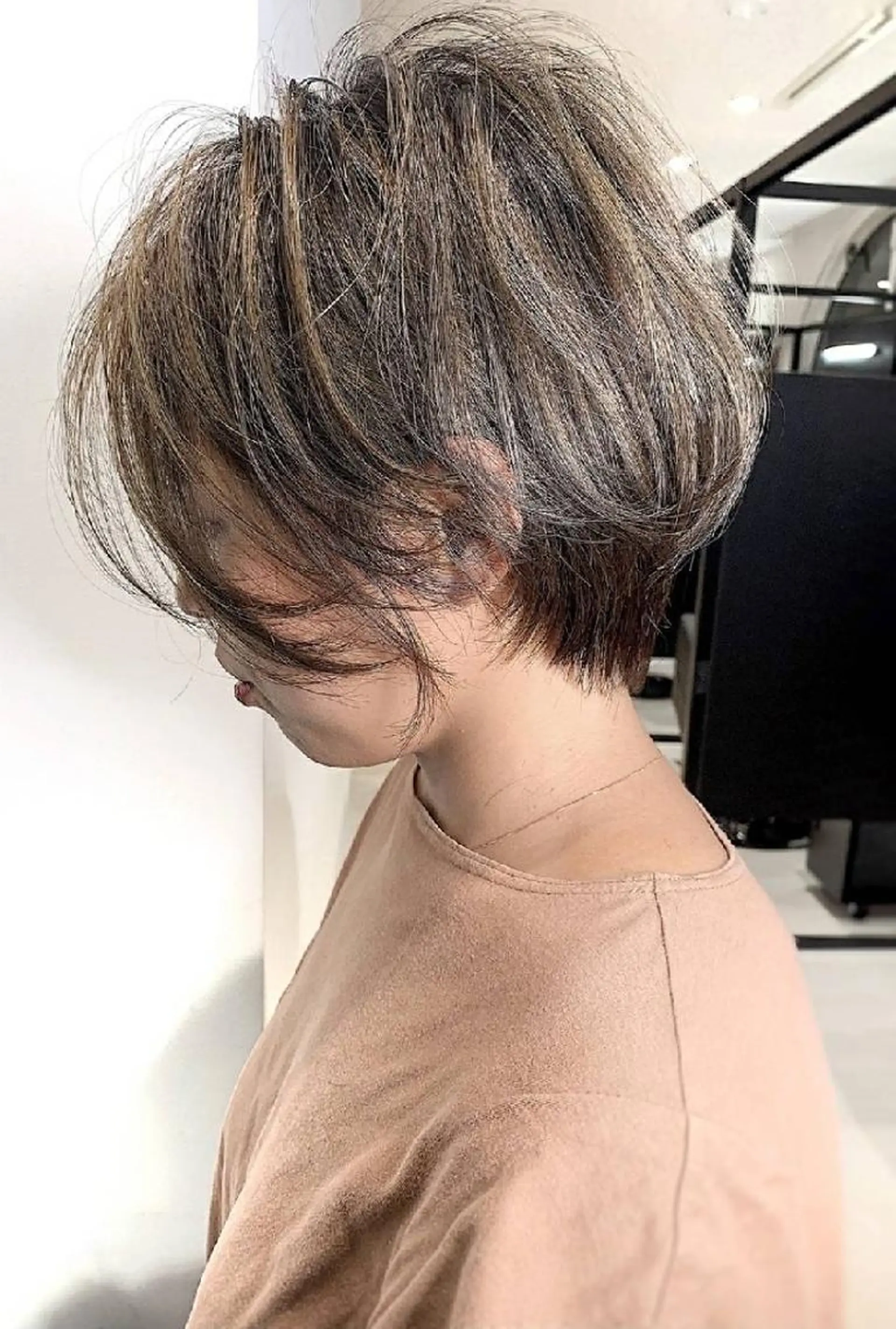 ショート カラー ハイトーンカラー ショートヘア カット ヘアカラー 心斎橋難波美容室店長 ディレクター中尾 祐のヘアスタイル