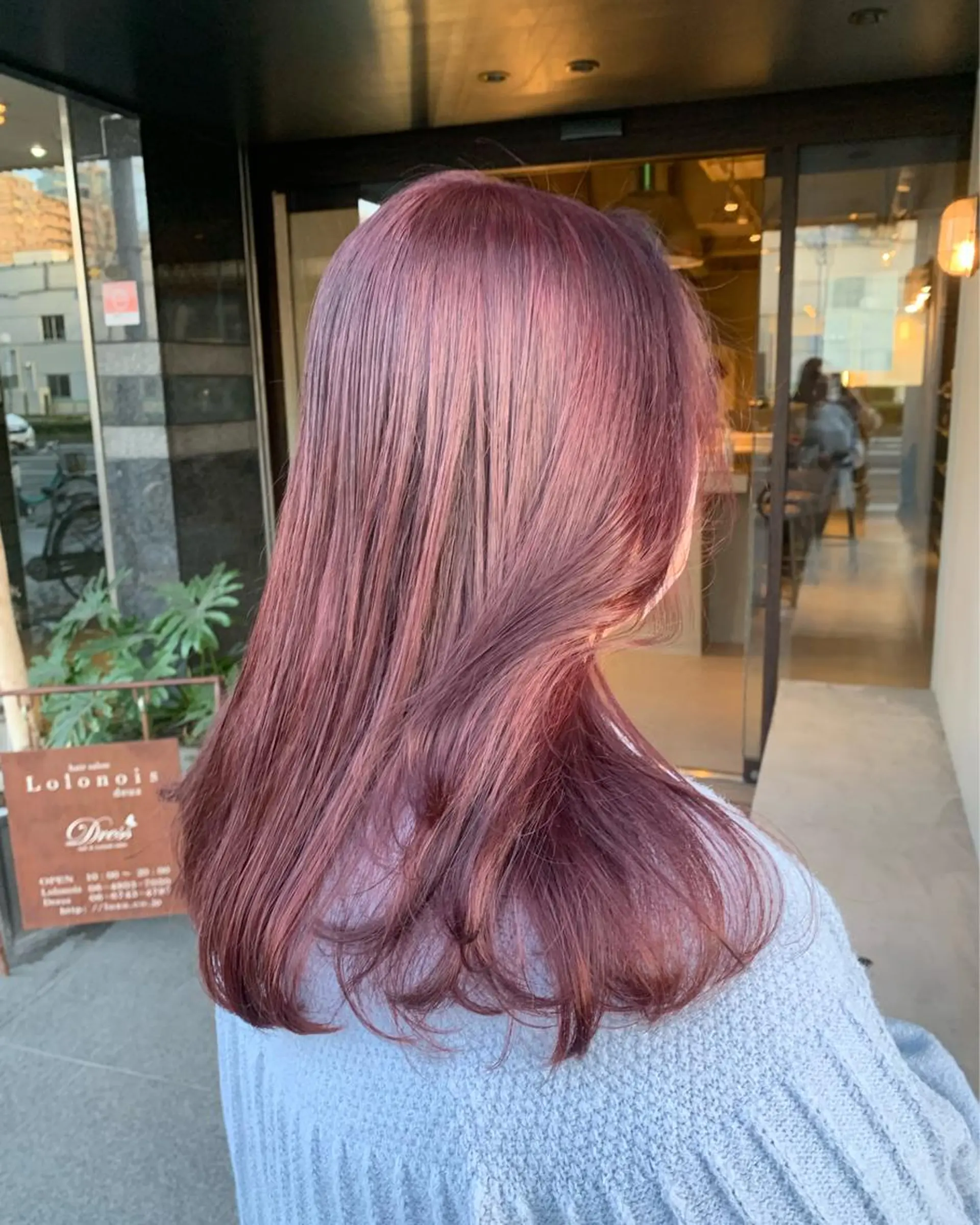セミロング カラー ブラウンカラー ラベンダーカラー ラベンダーピンク ピンクカラー ピンクブラウン カット ヘアカラー 福崎 真奈のヘアスタイル