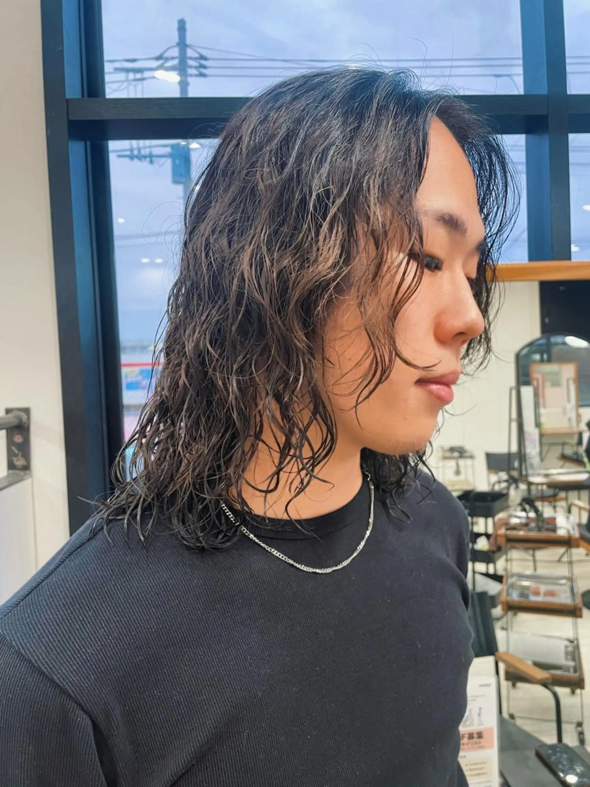 ミディアム パーマ saito .のヘアスタイル