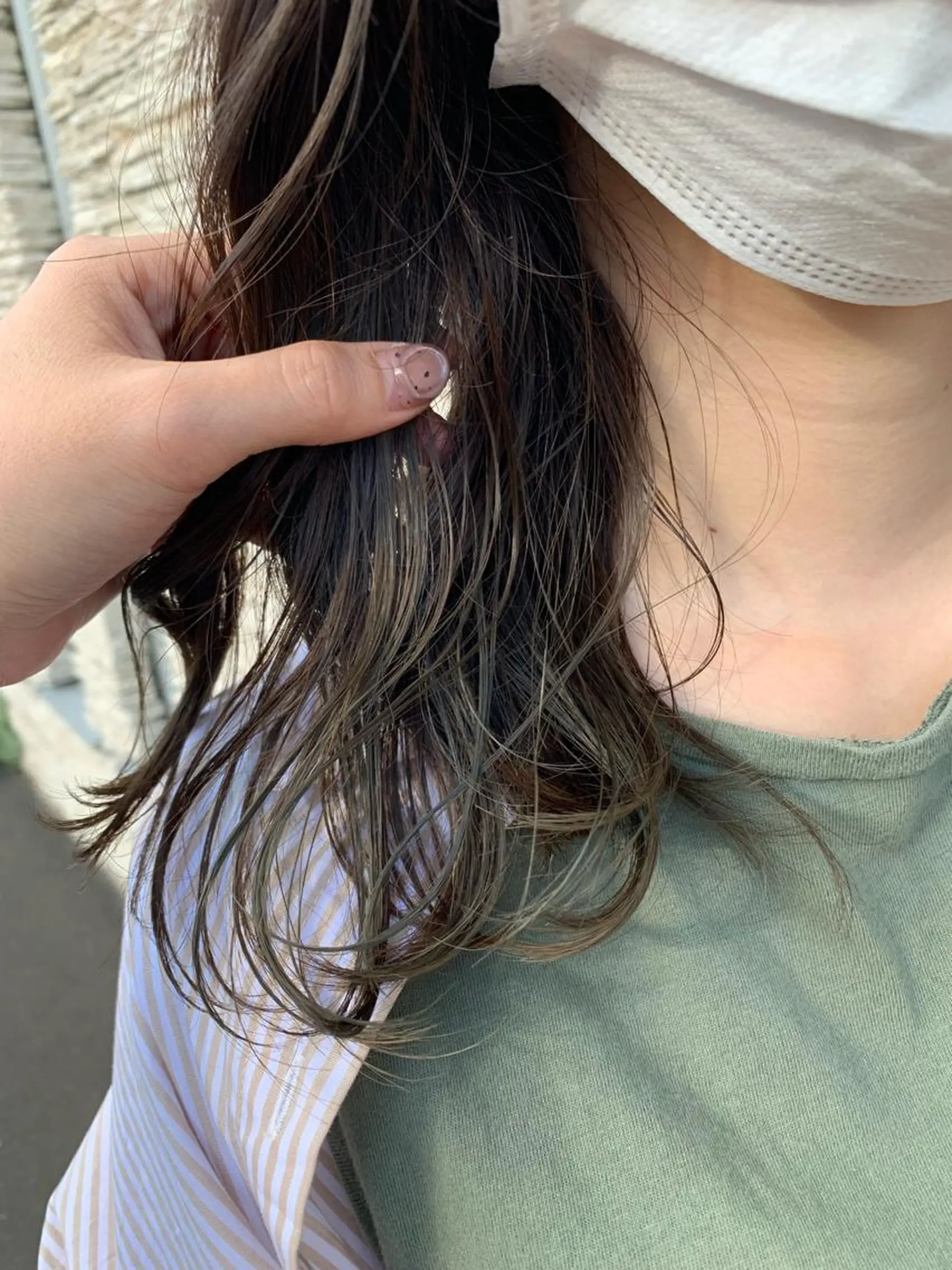 カラー ブリーチ オリーブカラー 三品 早妃のヘアスタイル