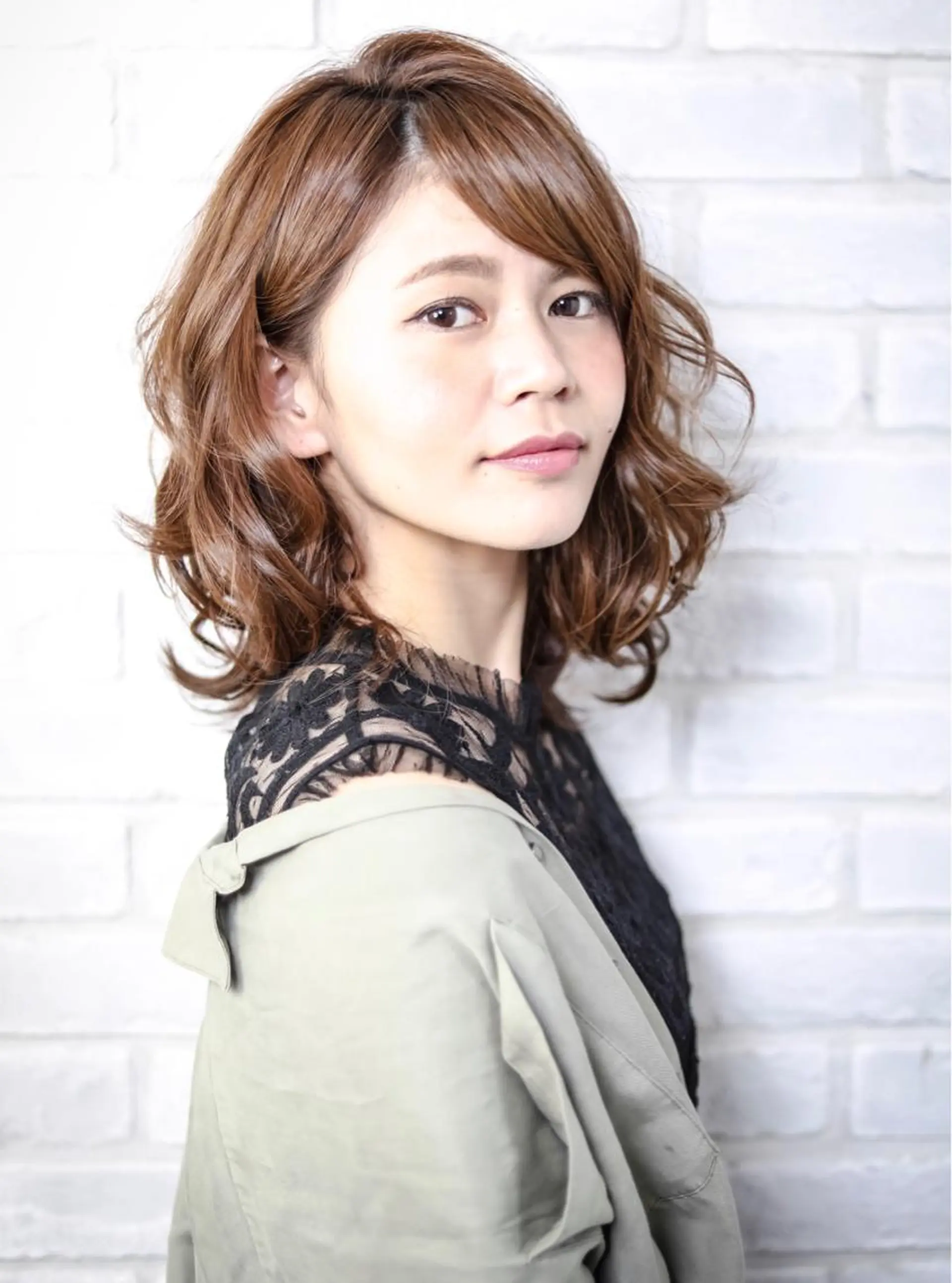 ミディアム カラー カット ヘアカラー トリートメント 小野 かなこのヘアスタイル