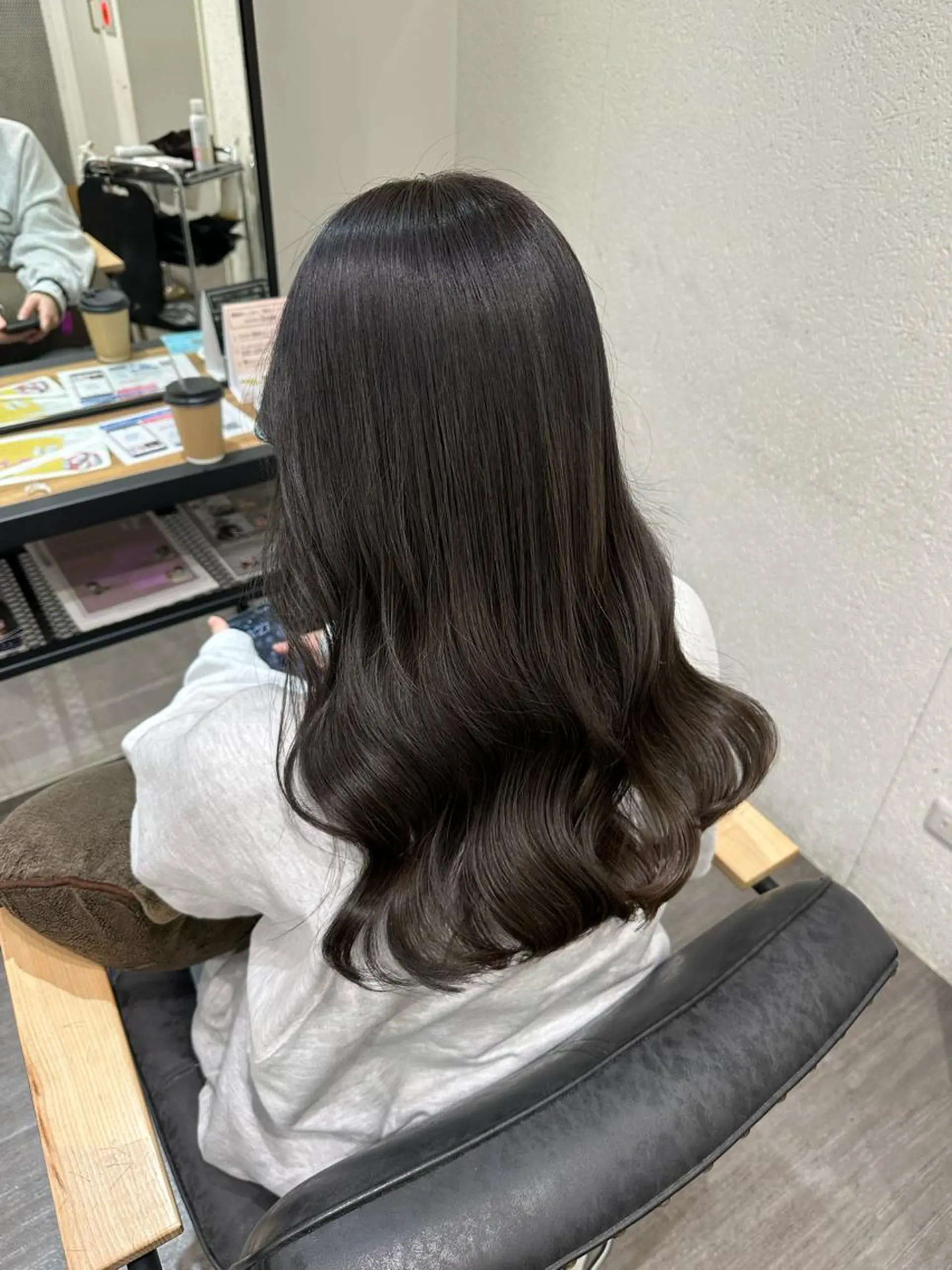 セミロング カラー ブルーカラー ブルーグレー ブルーグレージュ グレージュ カット ヘアカラー トリートメント 上田 紗也のヘアスタイル