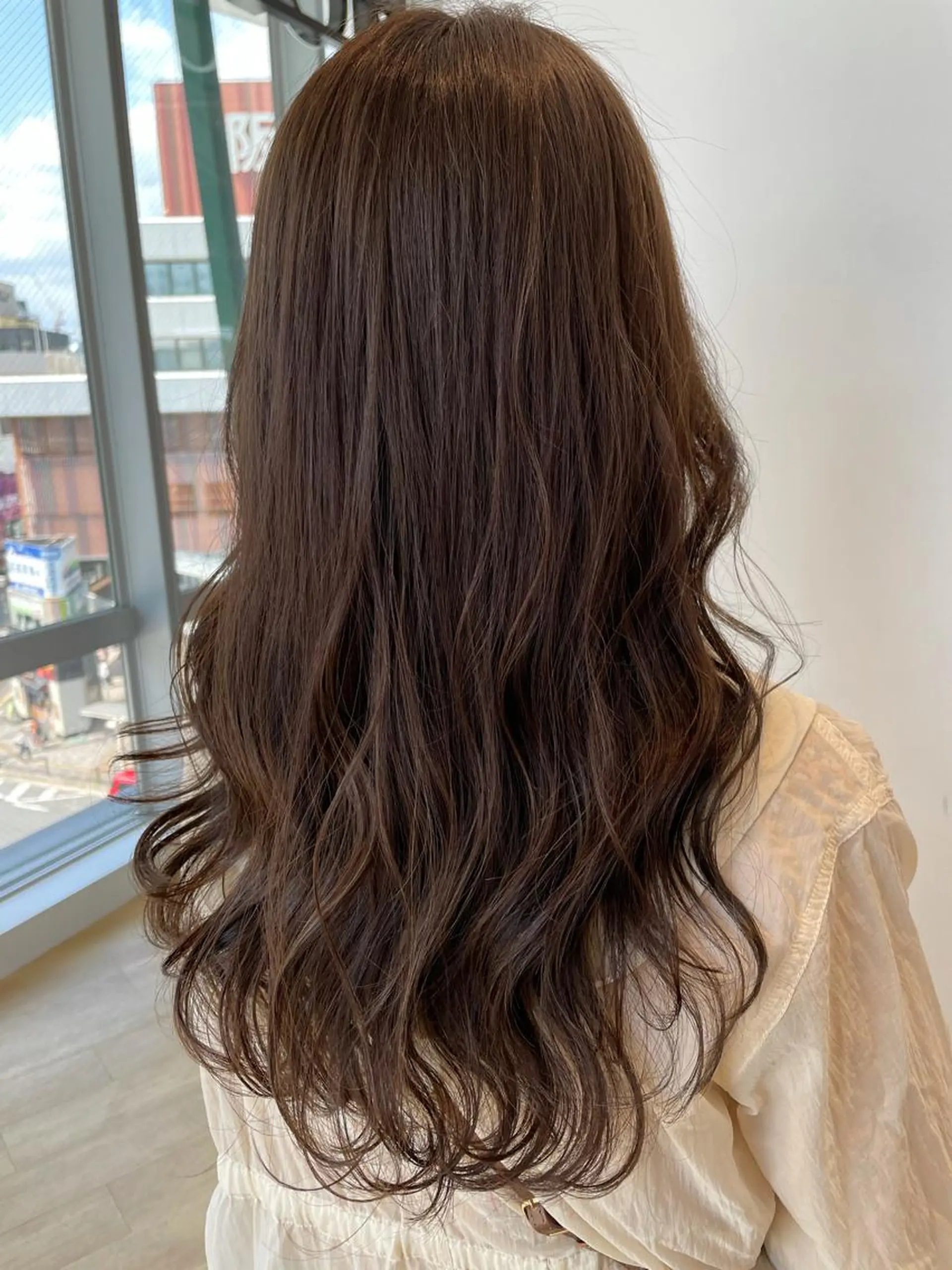 セミロング カラー ヘアカラー トリートメント 美髪形成！色素改善！ 秋田　和輝のヘアスタイル